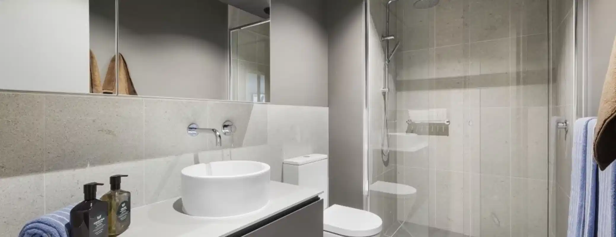 Studio - Bathroom