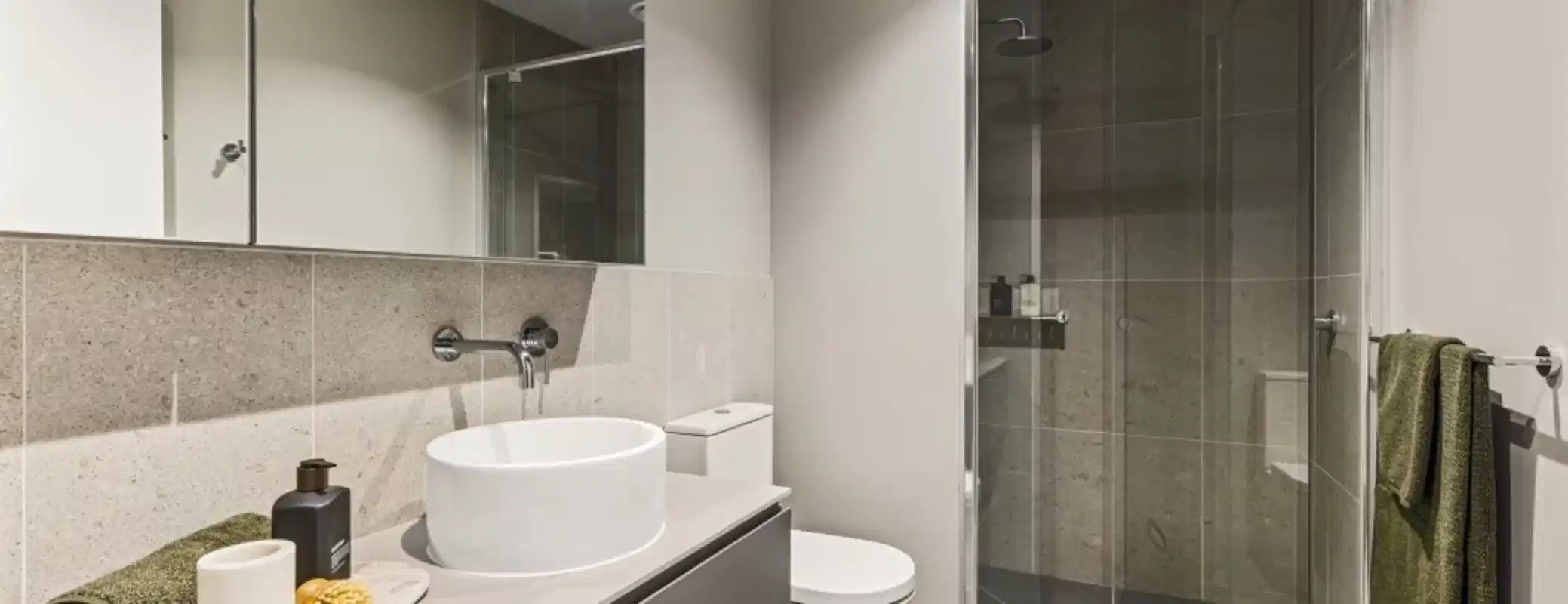 1 Bedroom - Bathroom