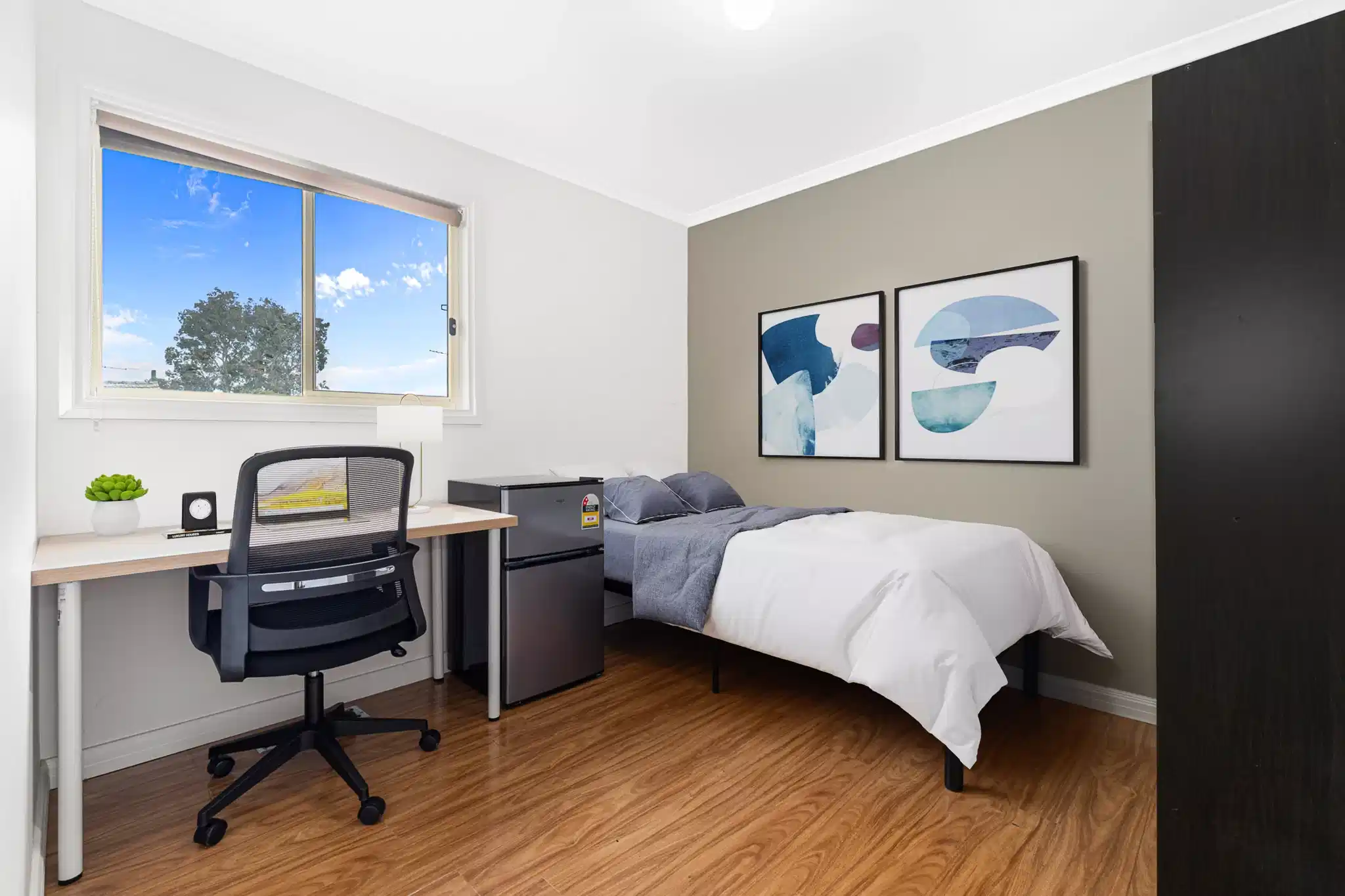 Single Room - Bedroom