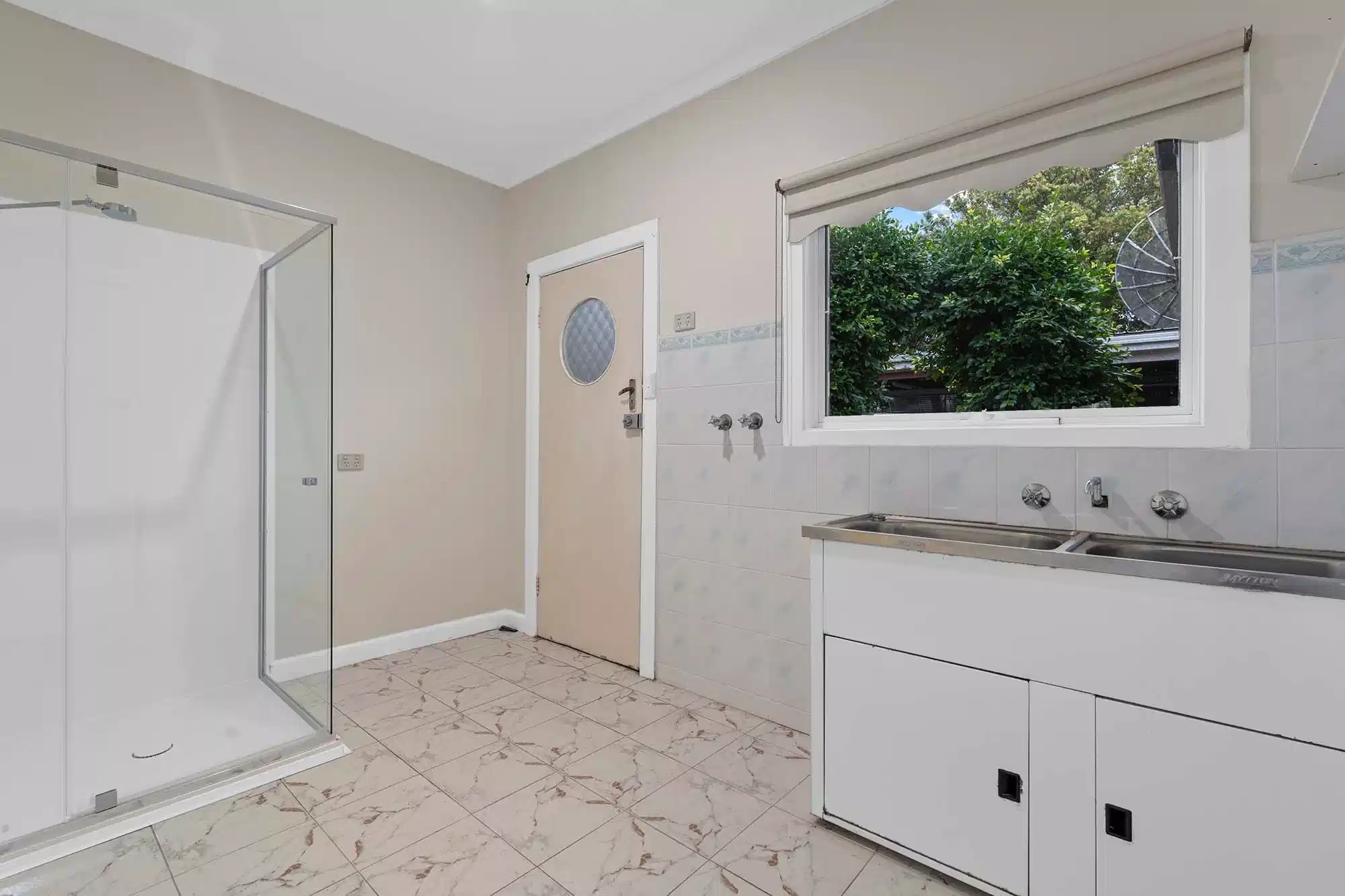 Double Room - Bathroom