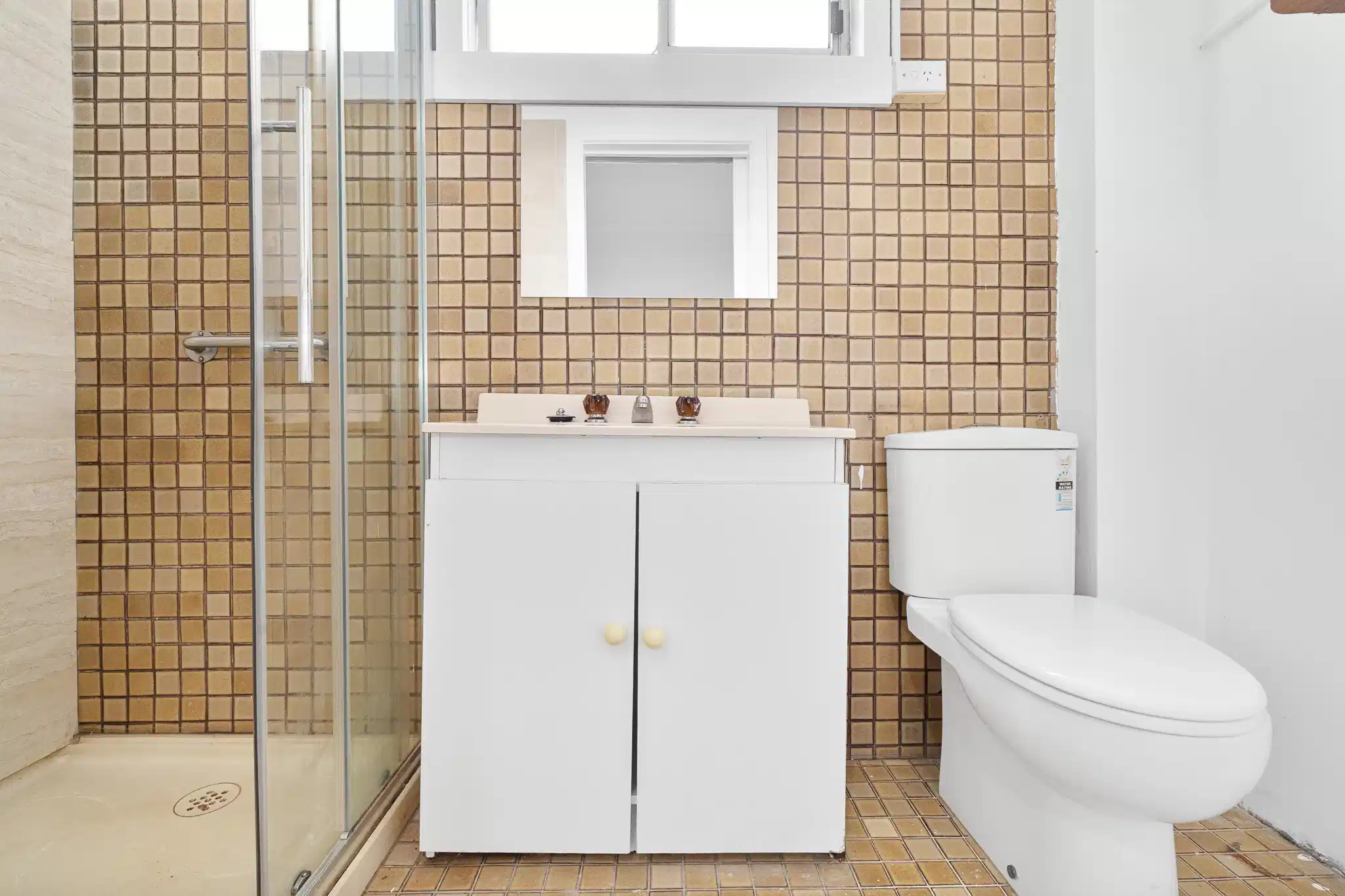 Private Studio - Bathroom