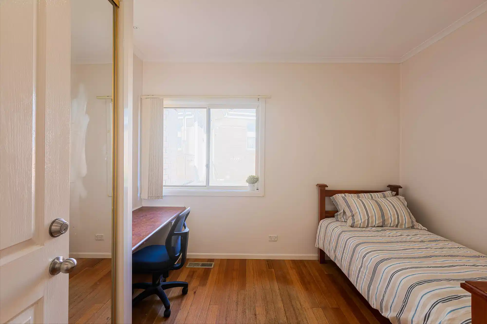 Single Room - Bedroom