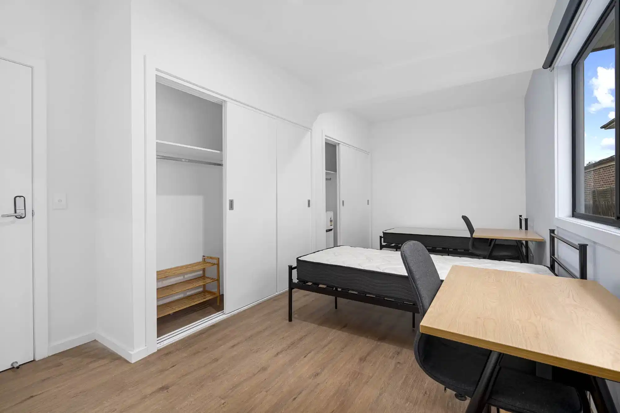 Twin Room Ensuite - Bedroom
