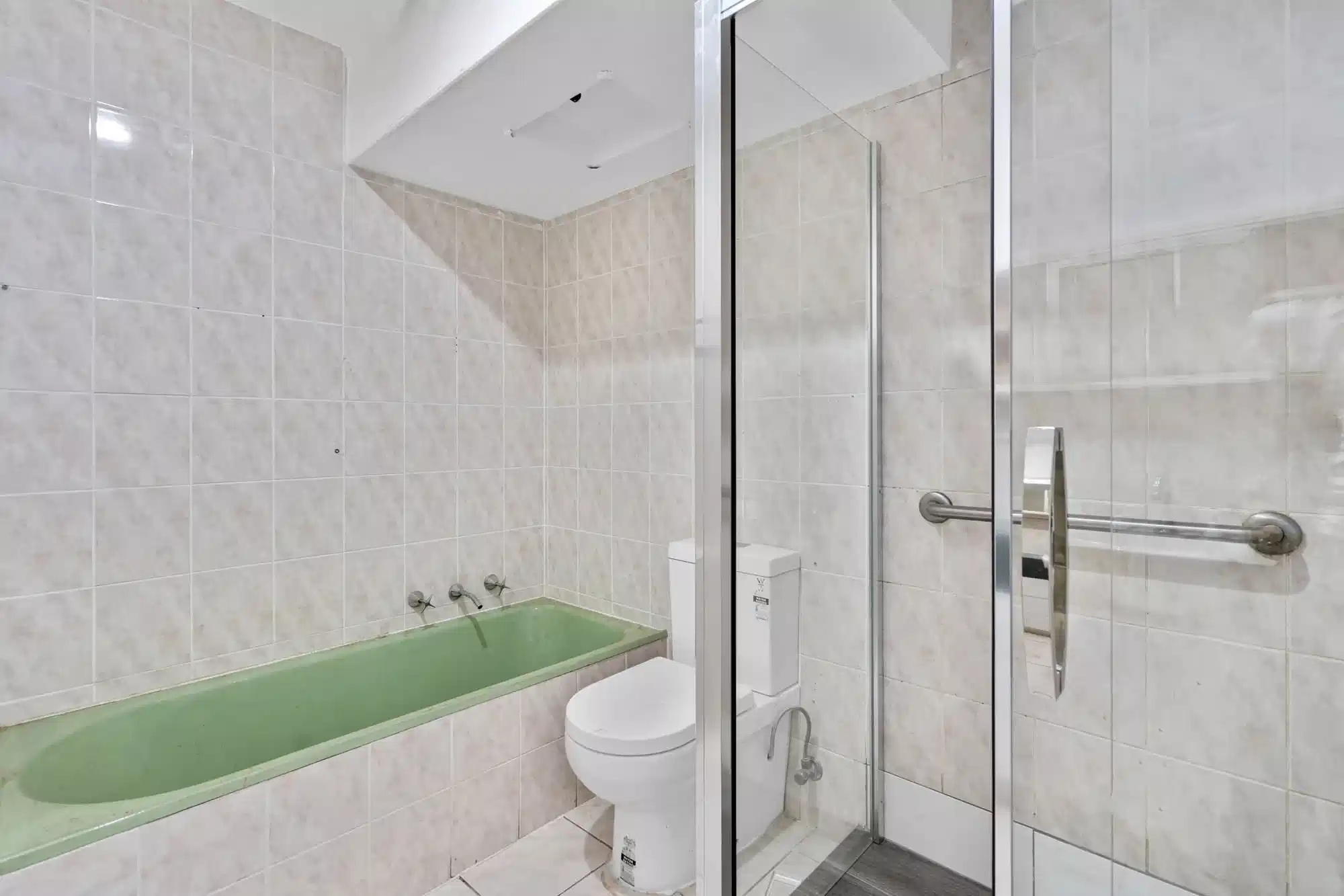 Double Room - Bathroom