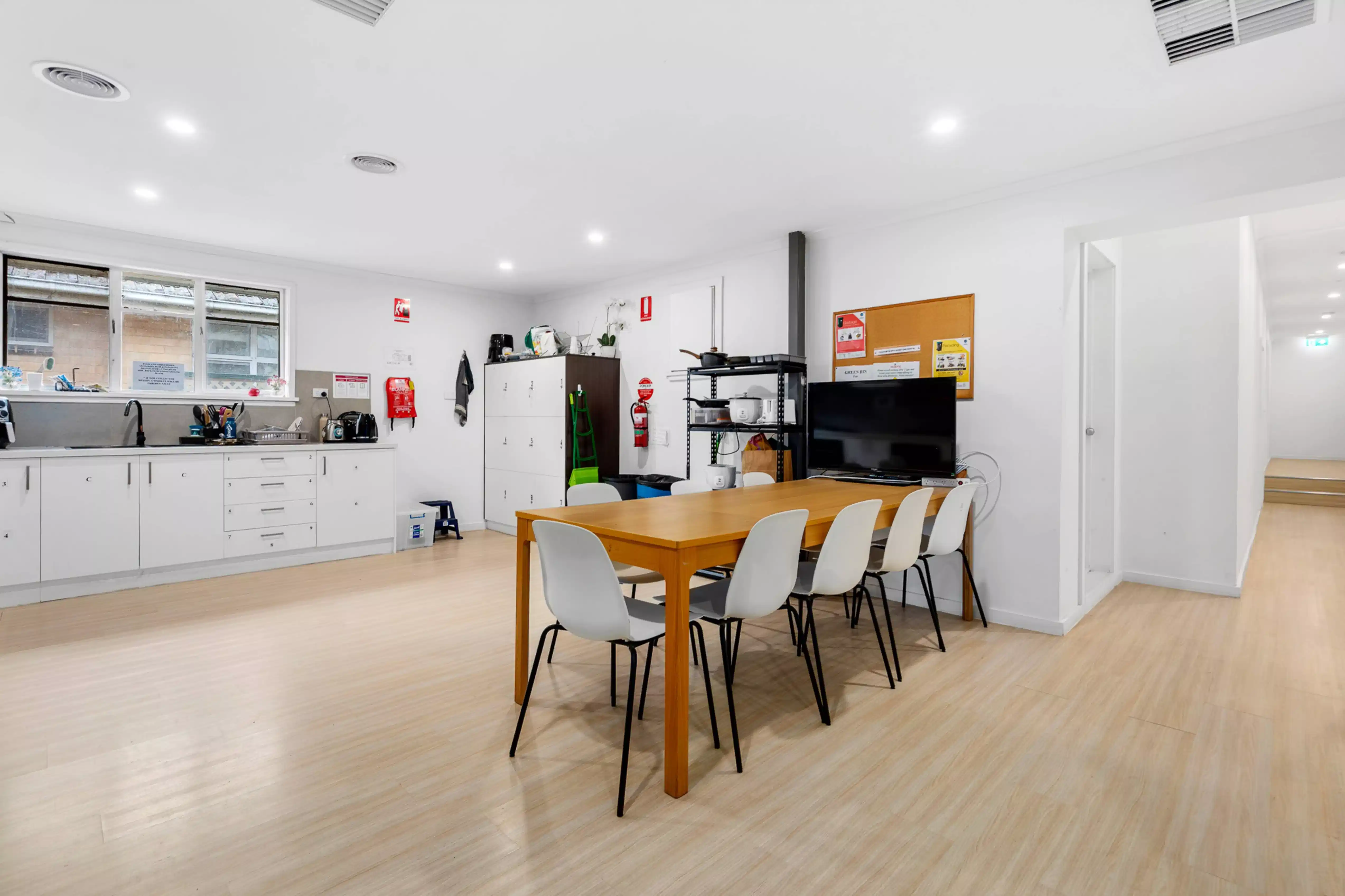 Twin Room Ensuite - Common Area