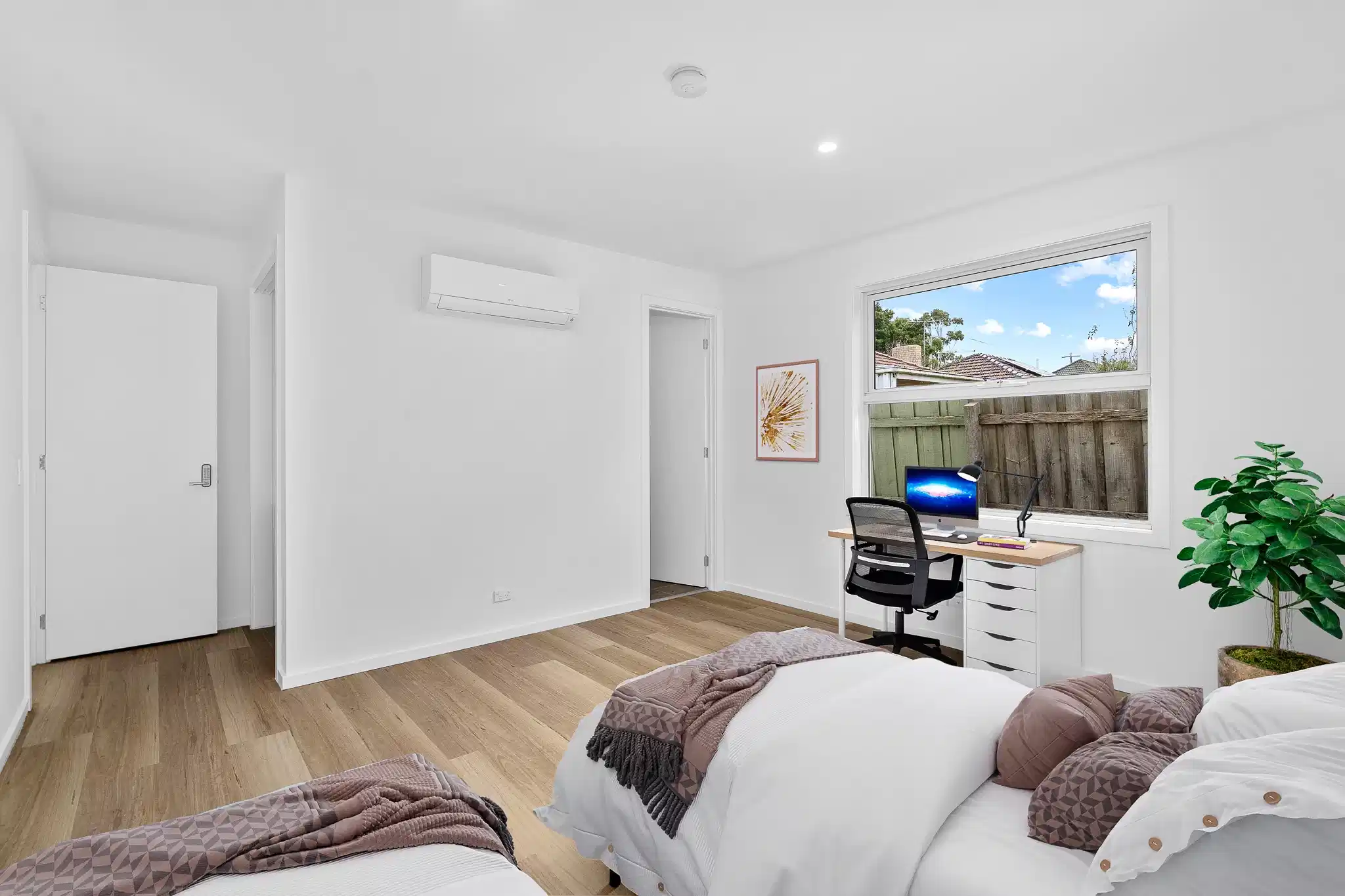 Twin Room Ensuite - Bedroom