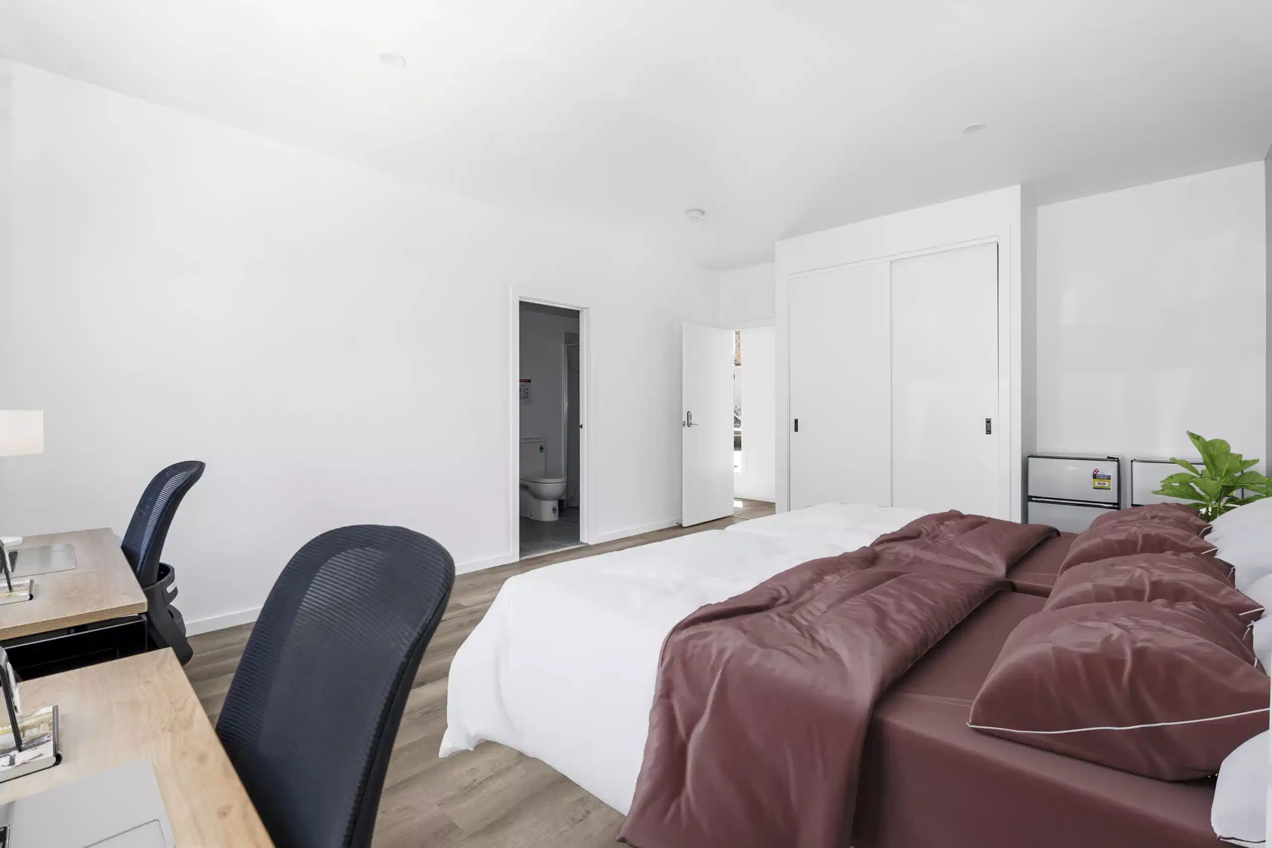 Twin Room Ensuite - Bedroom