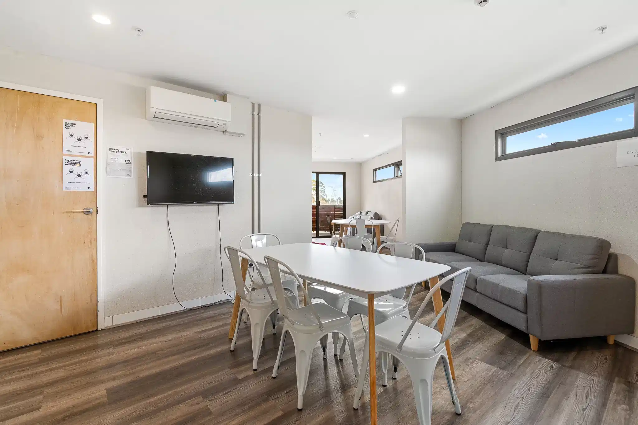 Small Ensuite - Common Area