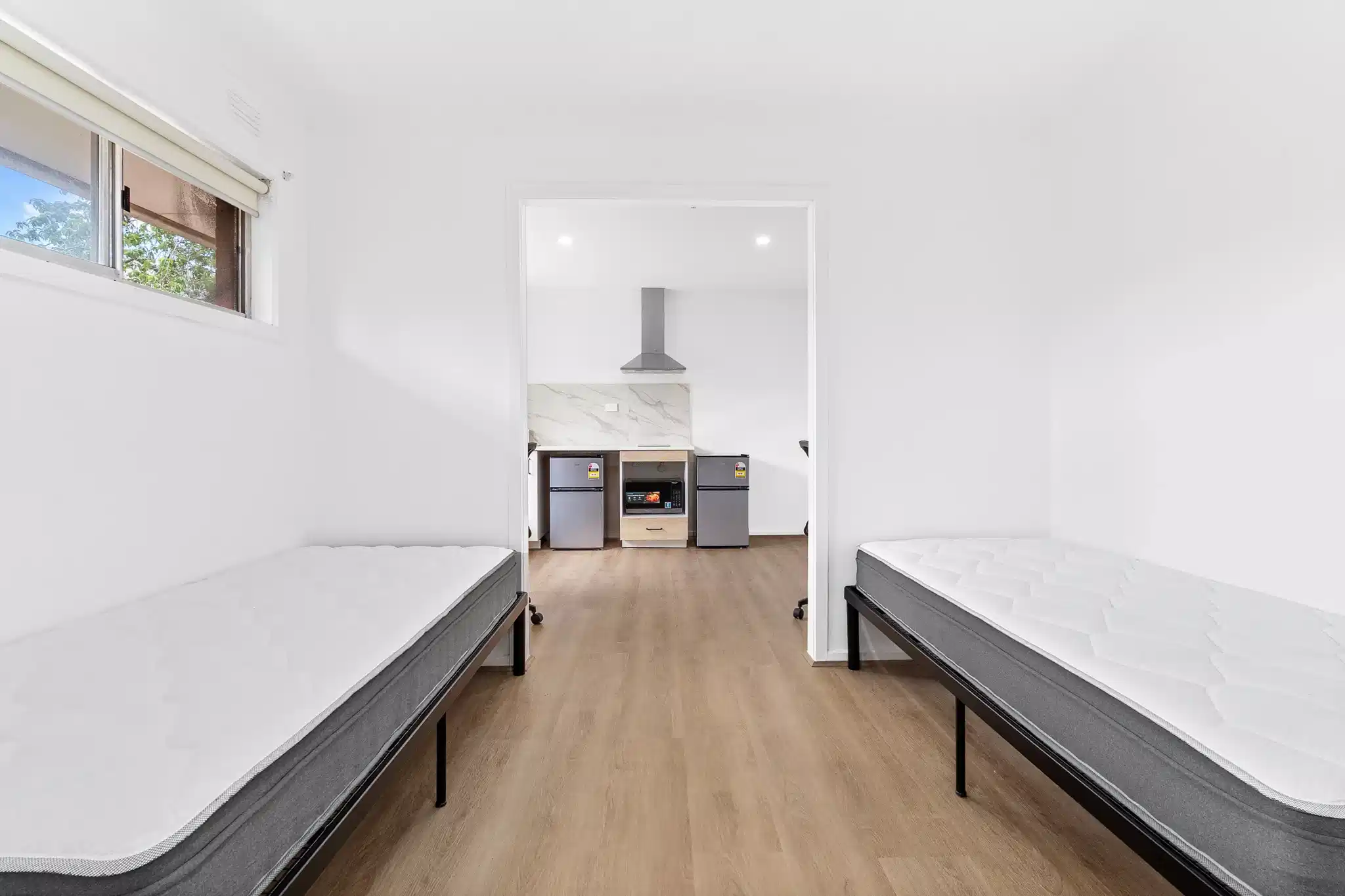Twin Room with Kitchen & Bathroom - Bedroom