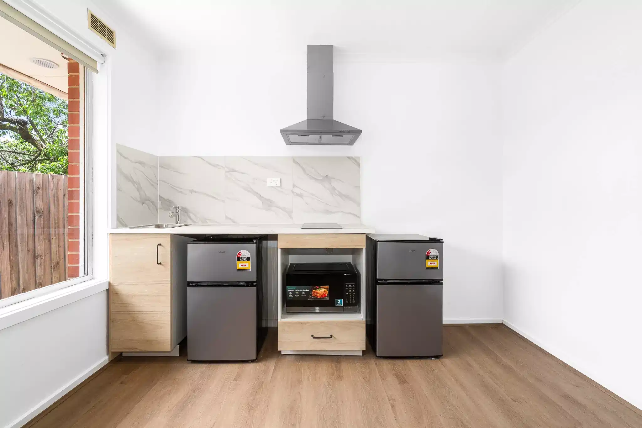 Twin Room with Kitchen & Bathroom - Kitchen