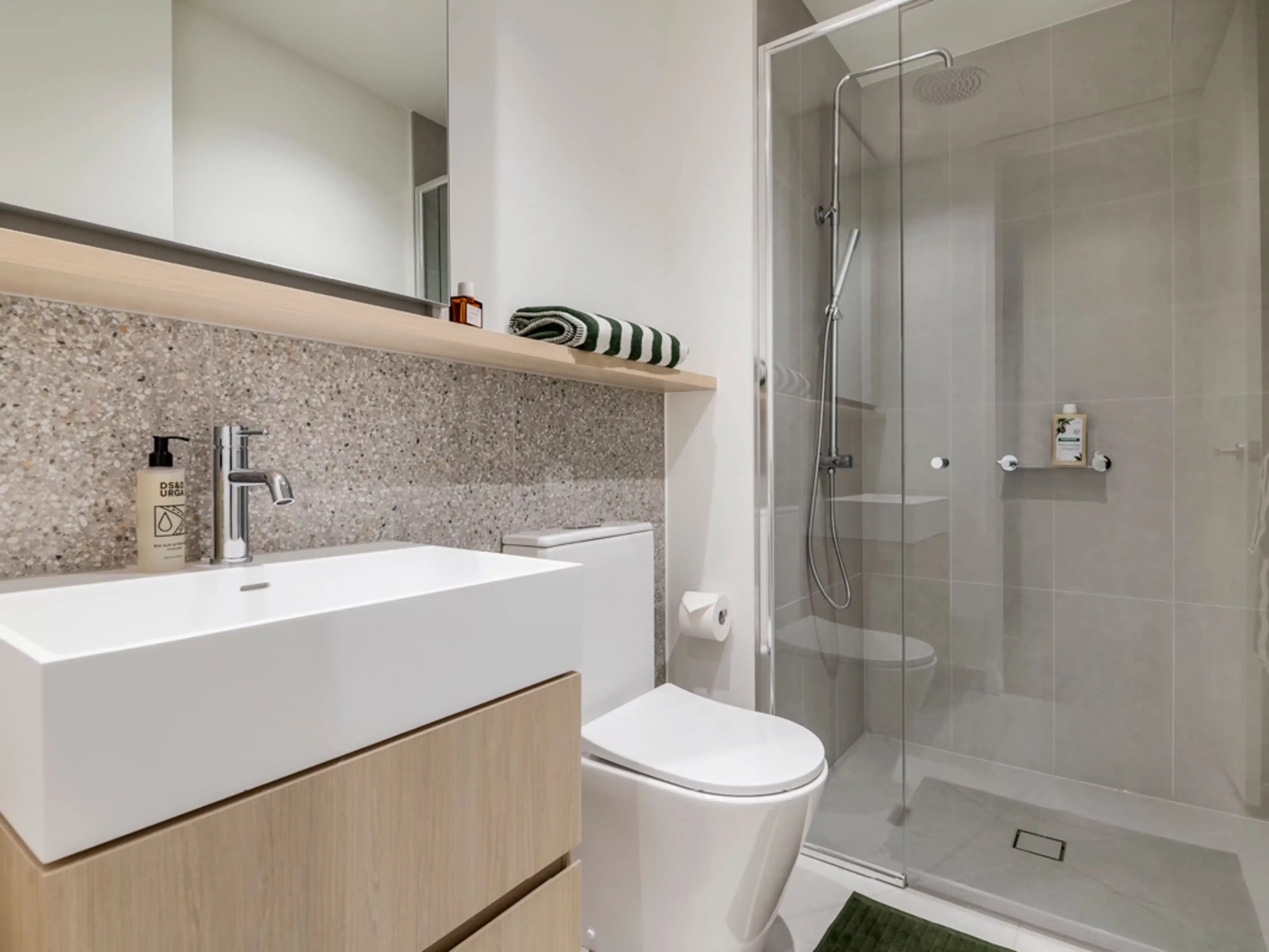 2 Bed 1 Bath - Bathroom