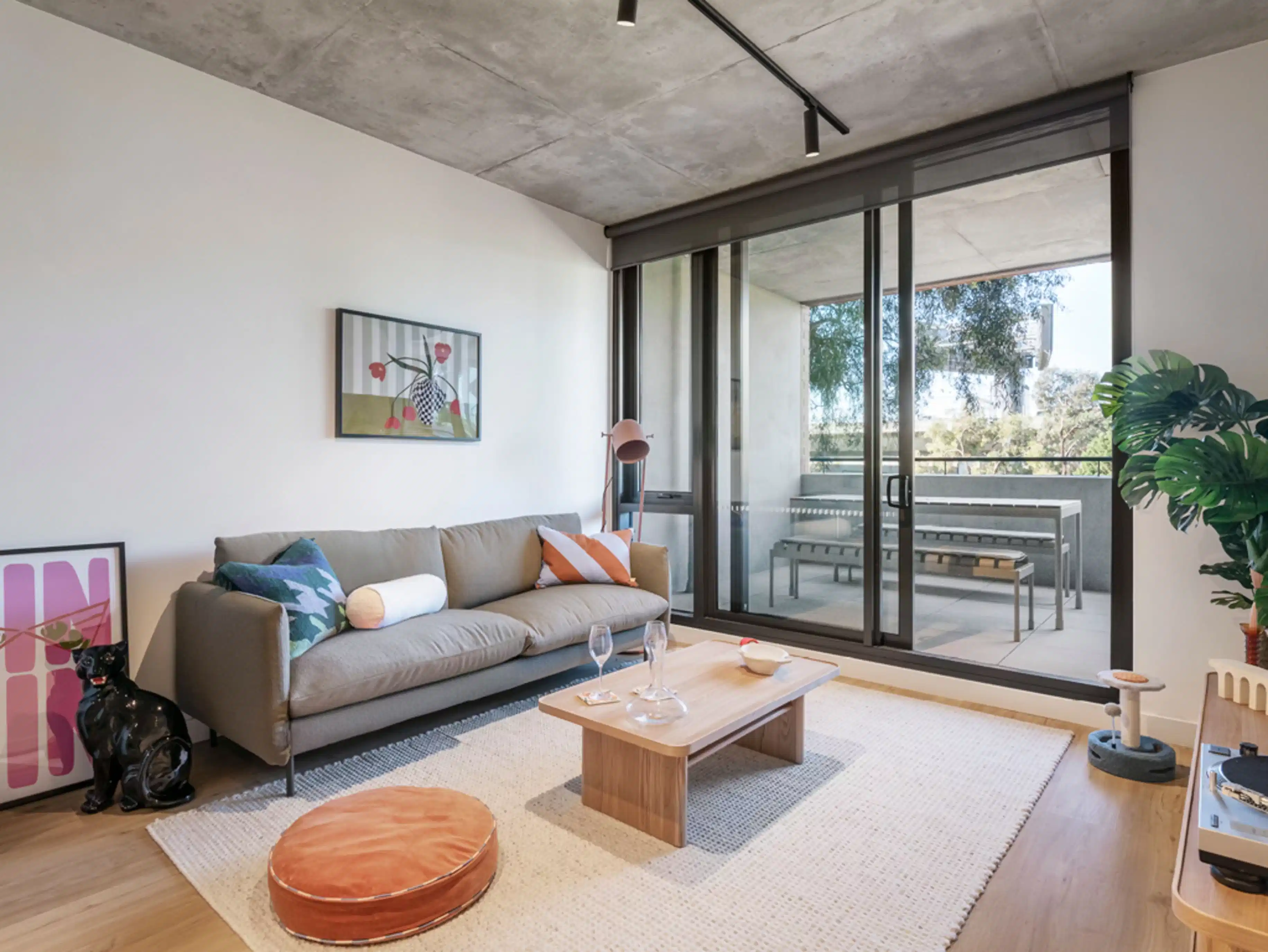 2 Bed 1 Bath - Common Area