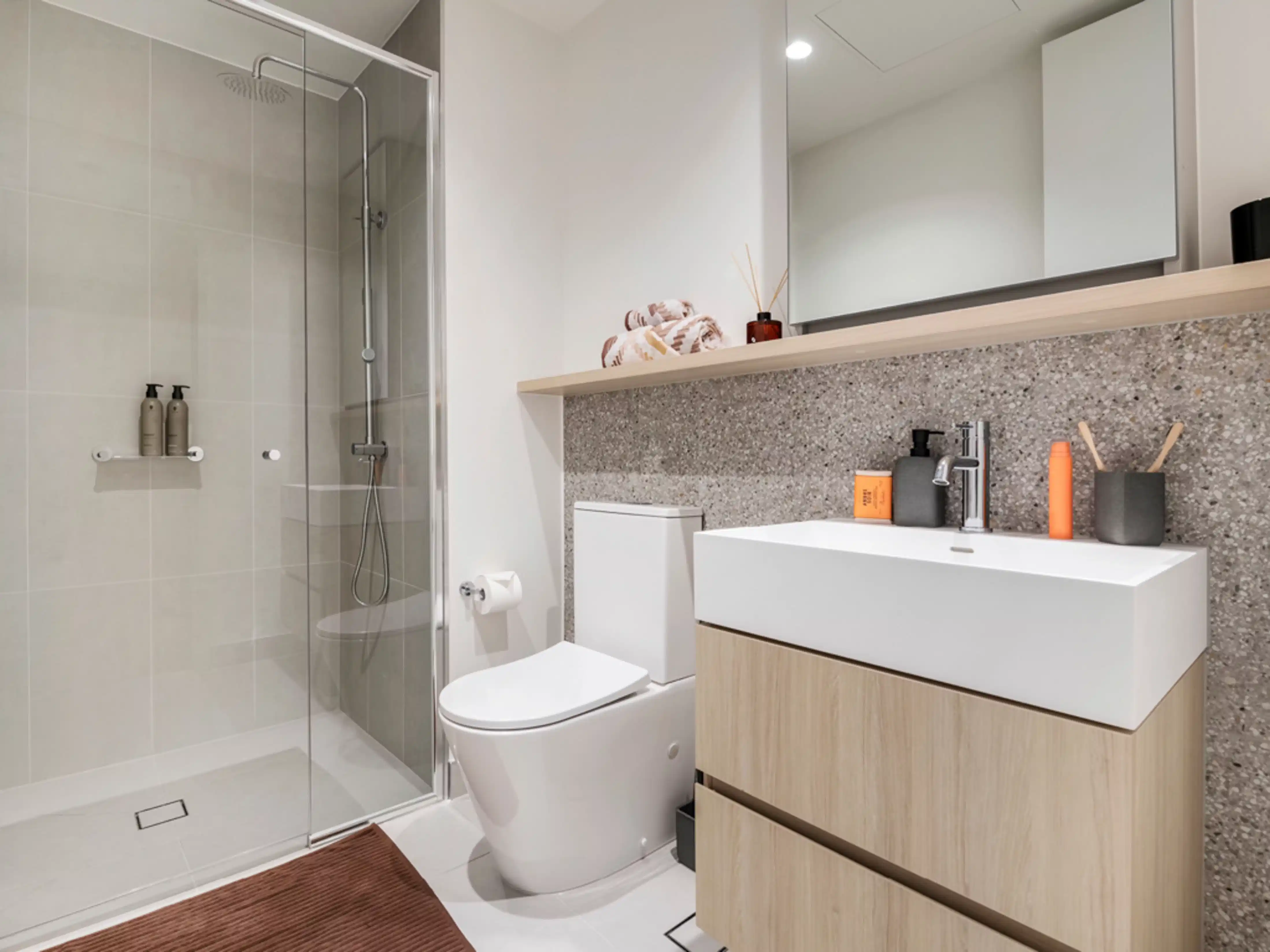 Studio - Bathroom