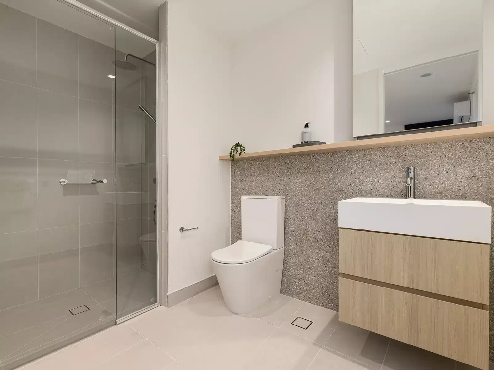 Studio - Bathroom