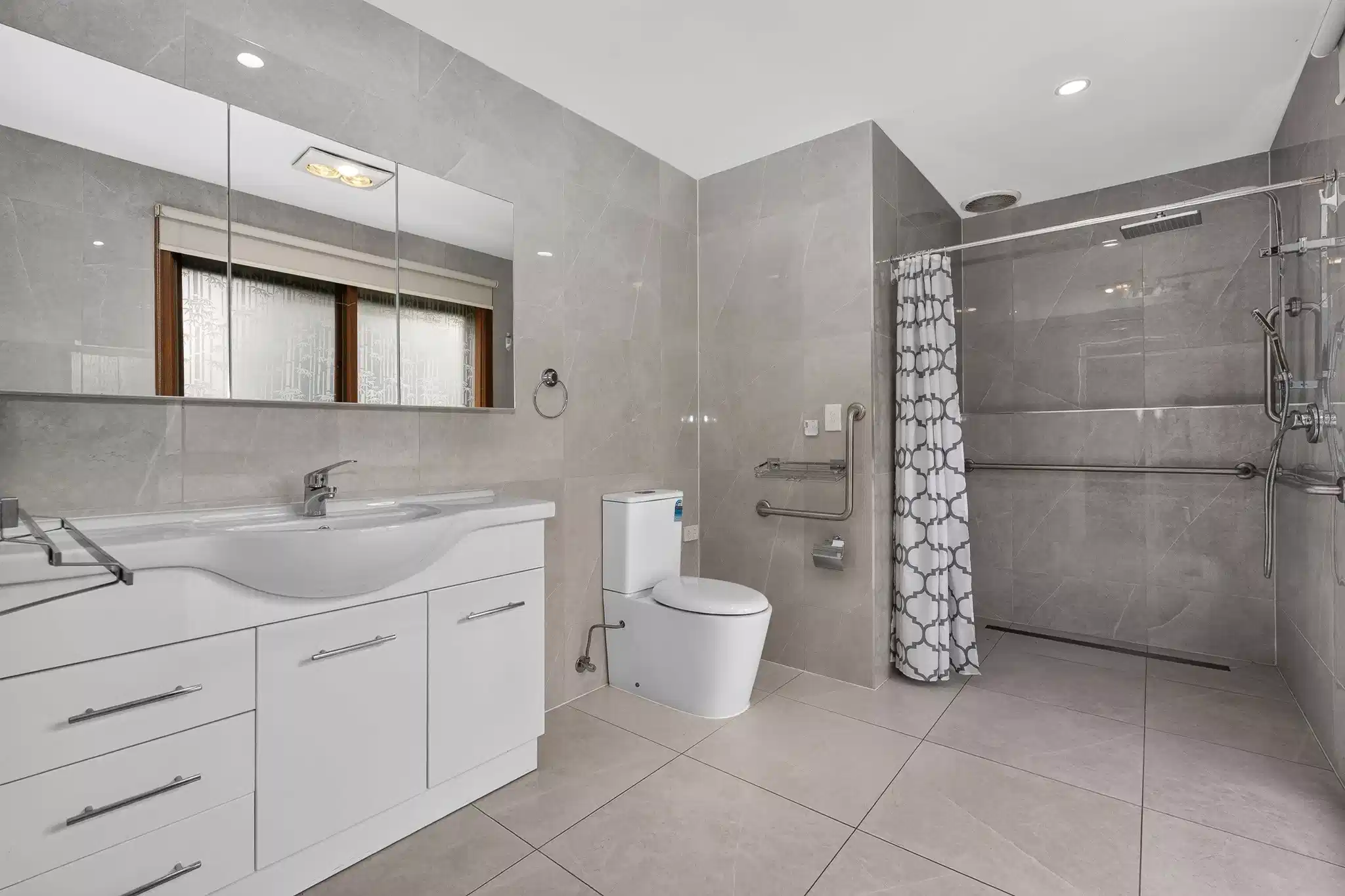 Studio Double - Bathroom