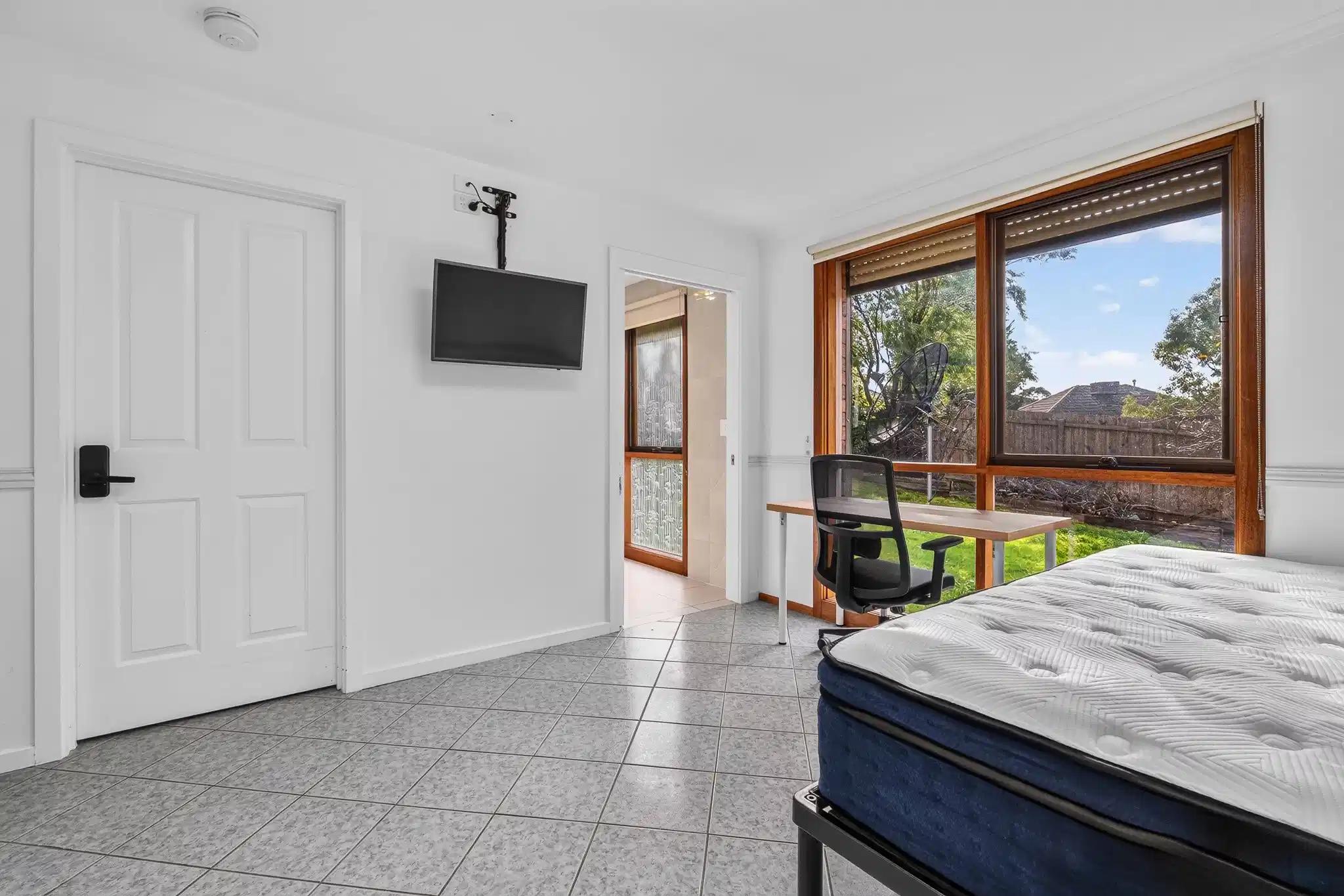 Studio Double - Bedroom
