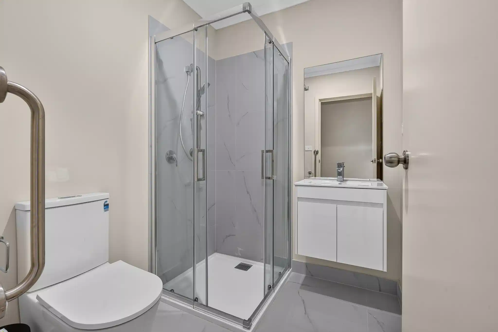 Single Room Ensuite - Bathroom