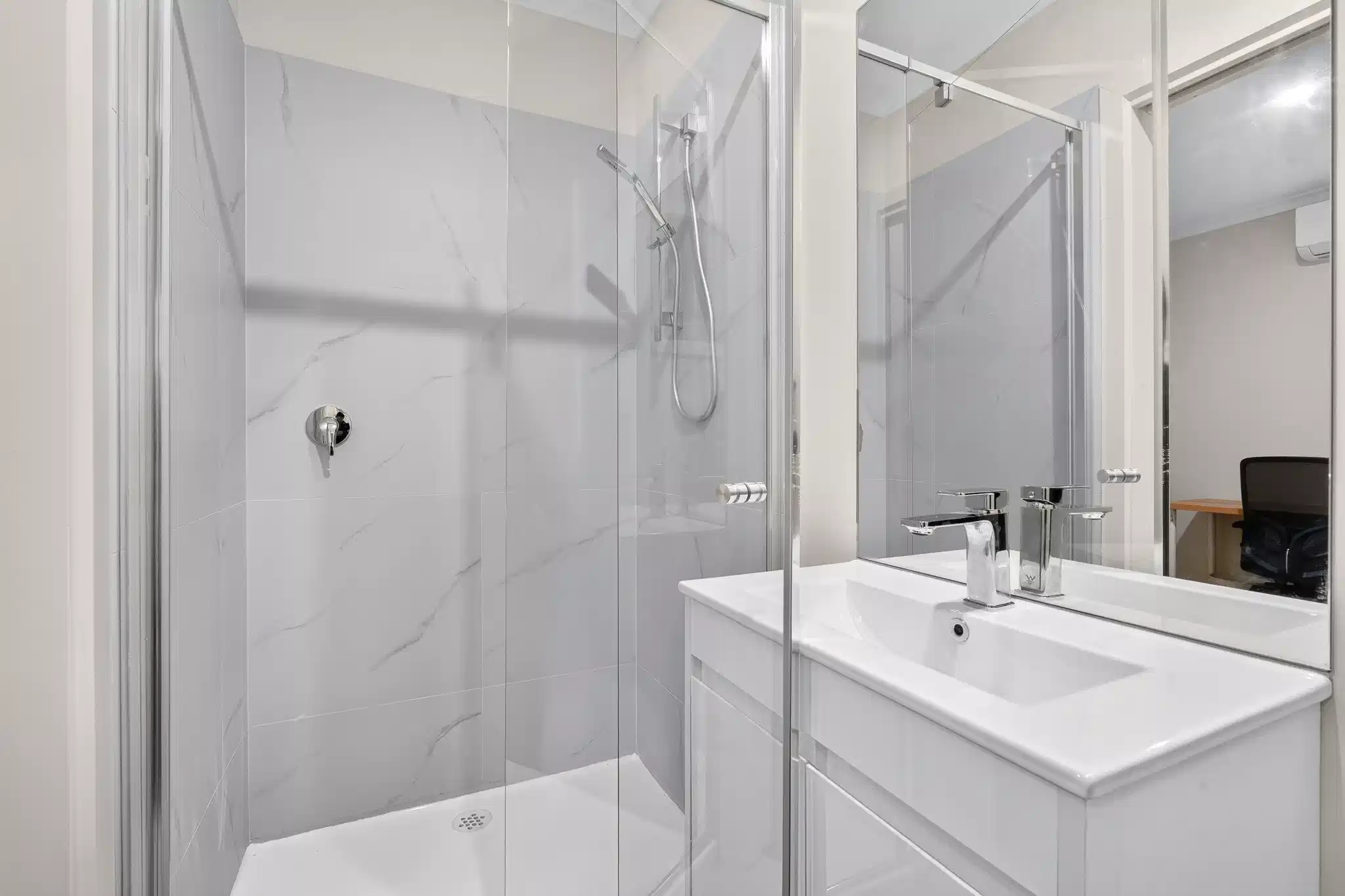 Single Room Ensuite - Bathroom