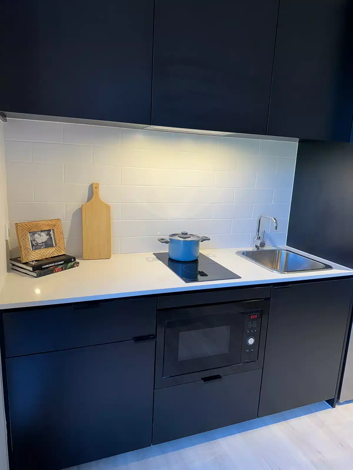 Cosy 2 Bed Apartment - Kitchen