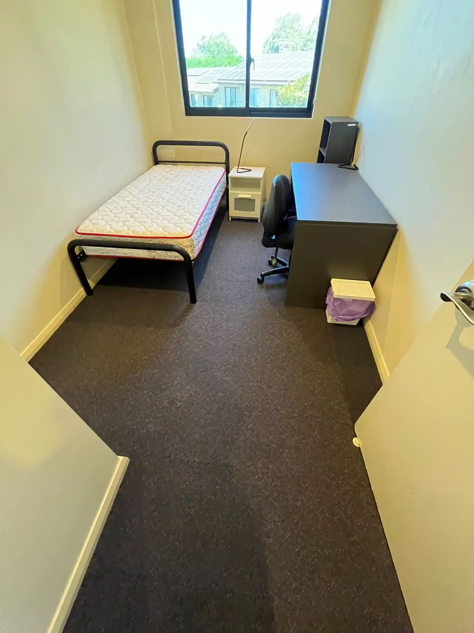 Single Bedroom in Five Bedroom Shared Apartment - Bedroom