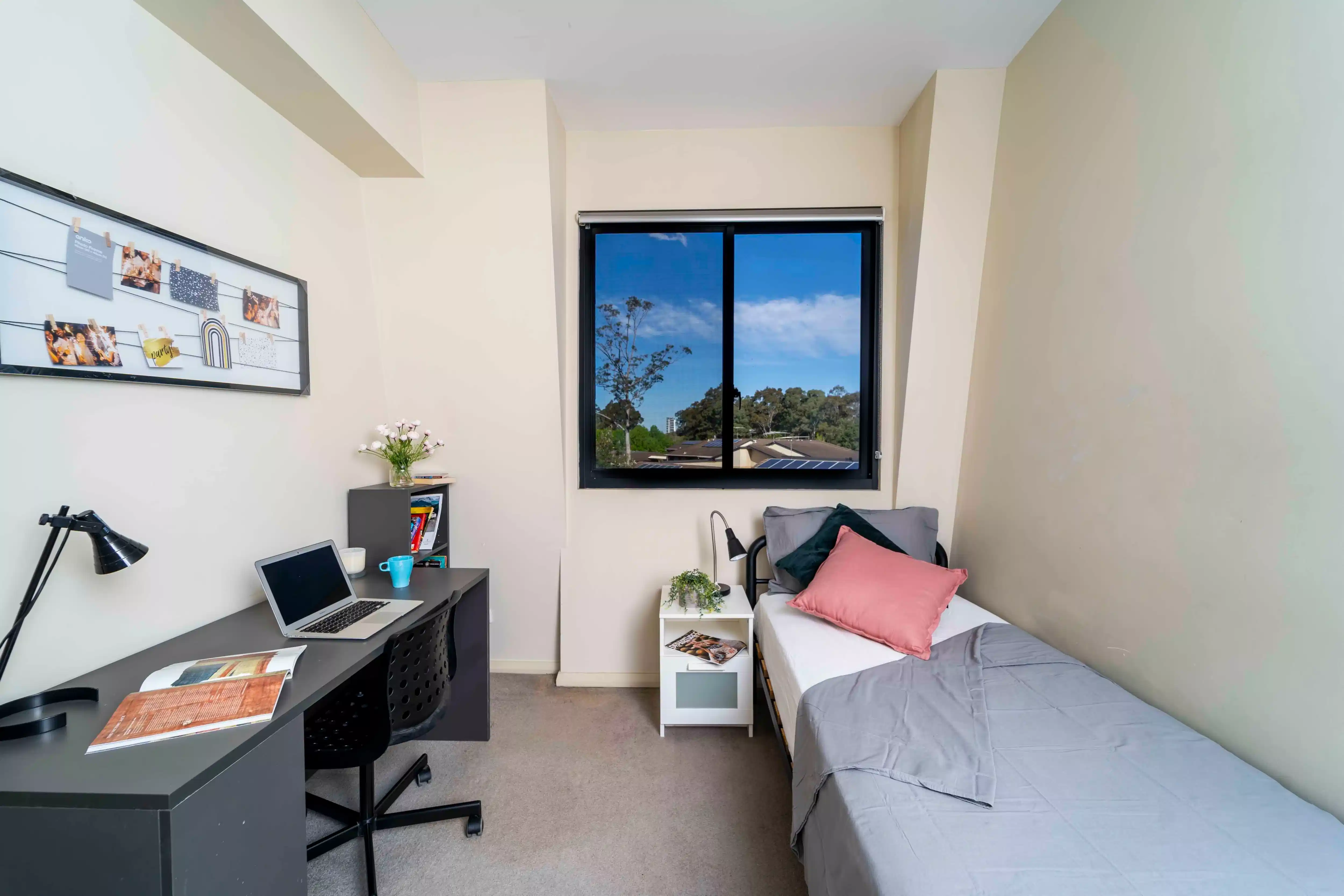 Premium Studio Apartment - Bedroom