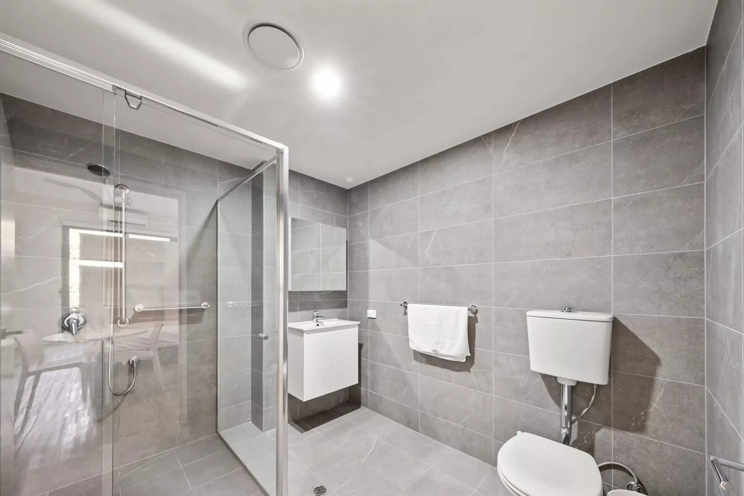 Deluxe Twin Share Studio - Bathroom