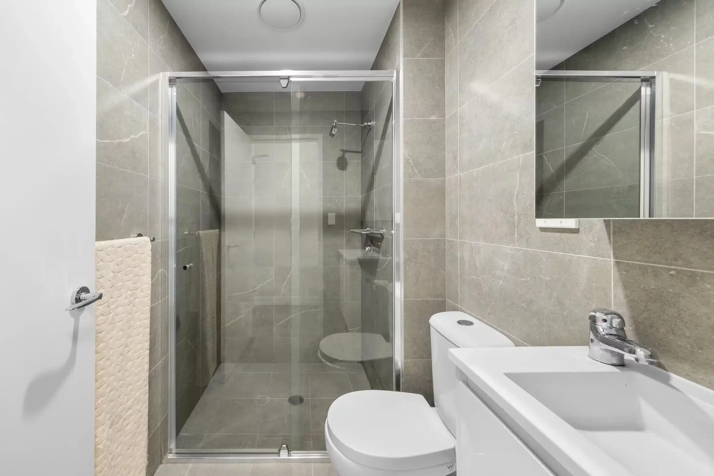 Deluxe Single Studio - Bathroom
