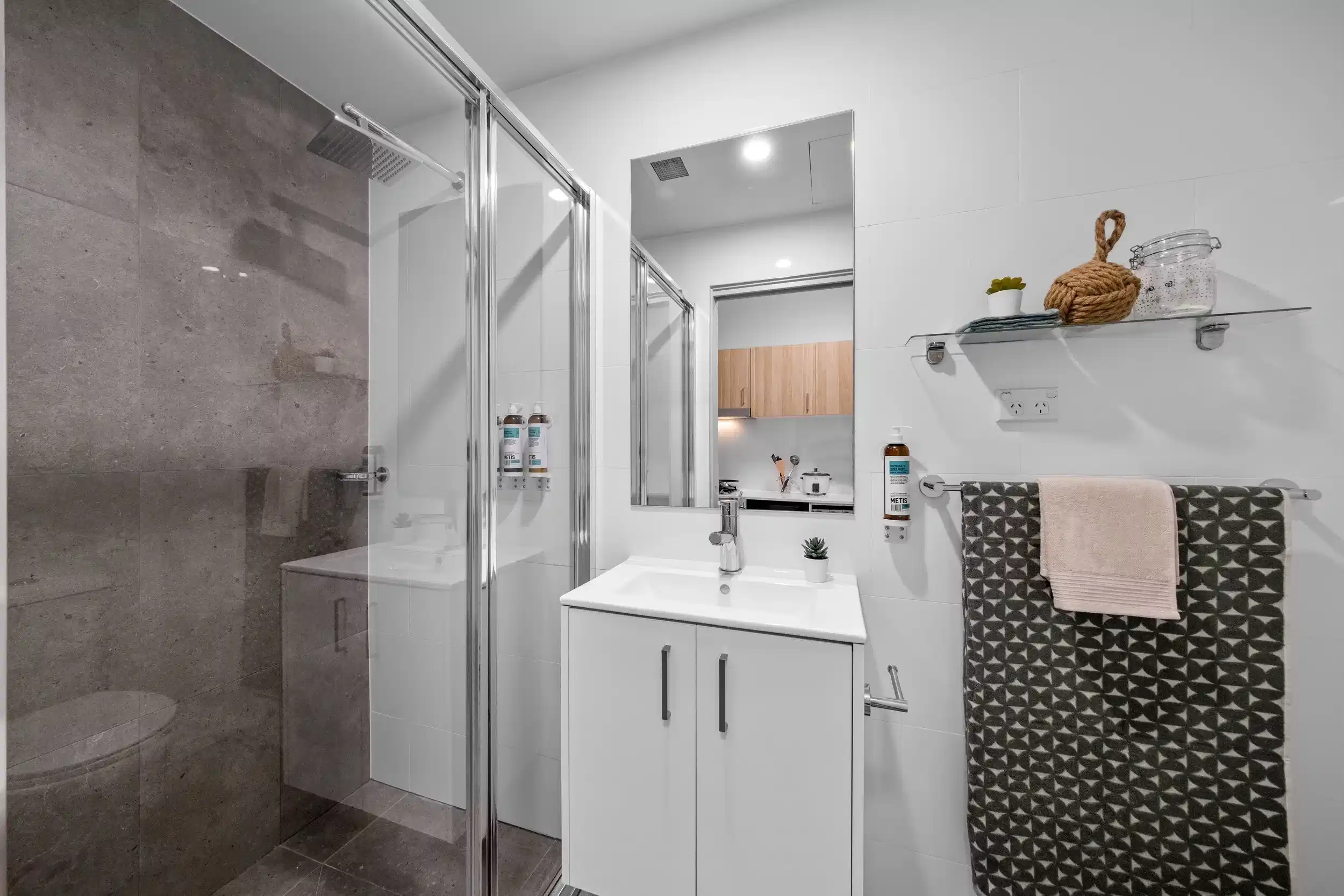 Deluxe Single Studio - Bathroom