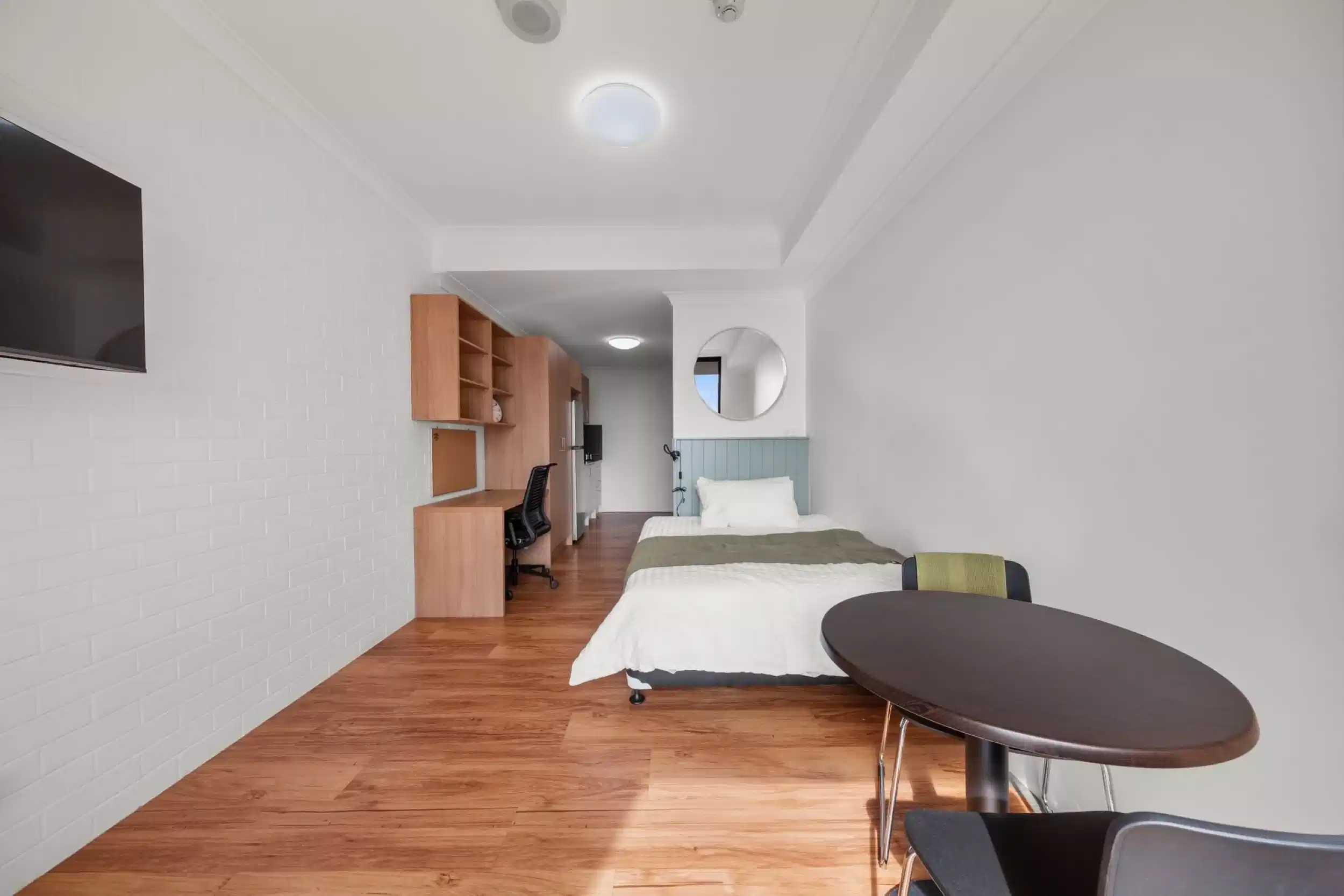 Deluxe Single Balcony Studio - Bedroom