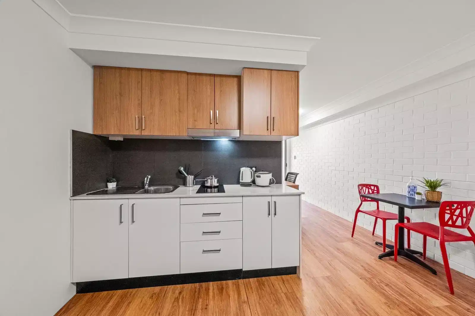 Deluxe Twin Share Studio - Kitchen