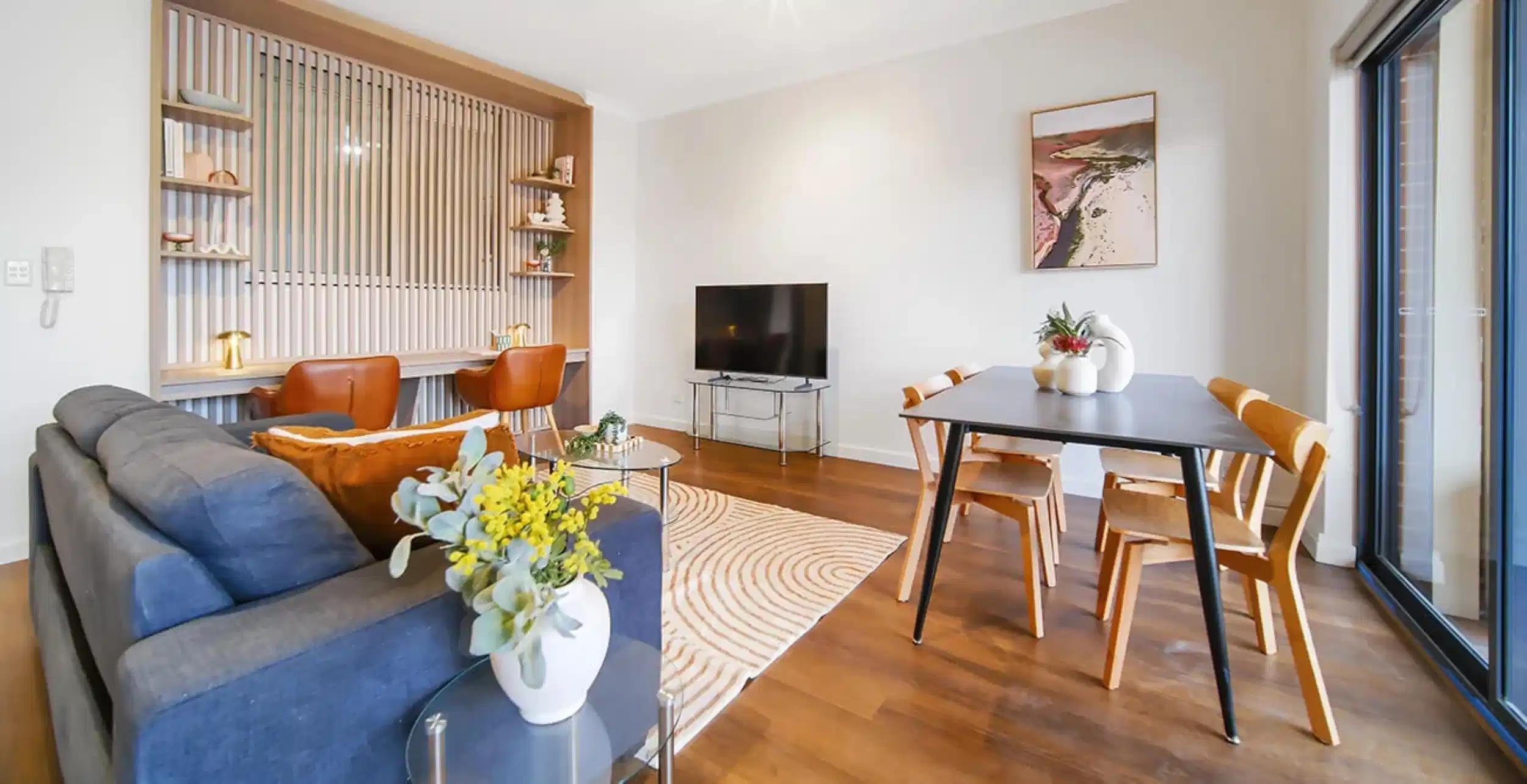 New York One Bedroom Apartment - Common Area