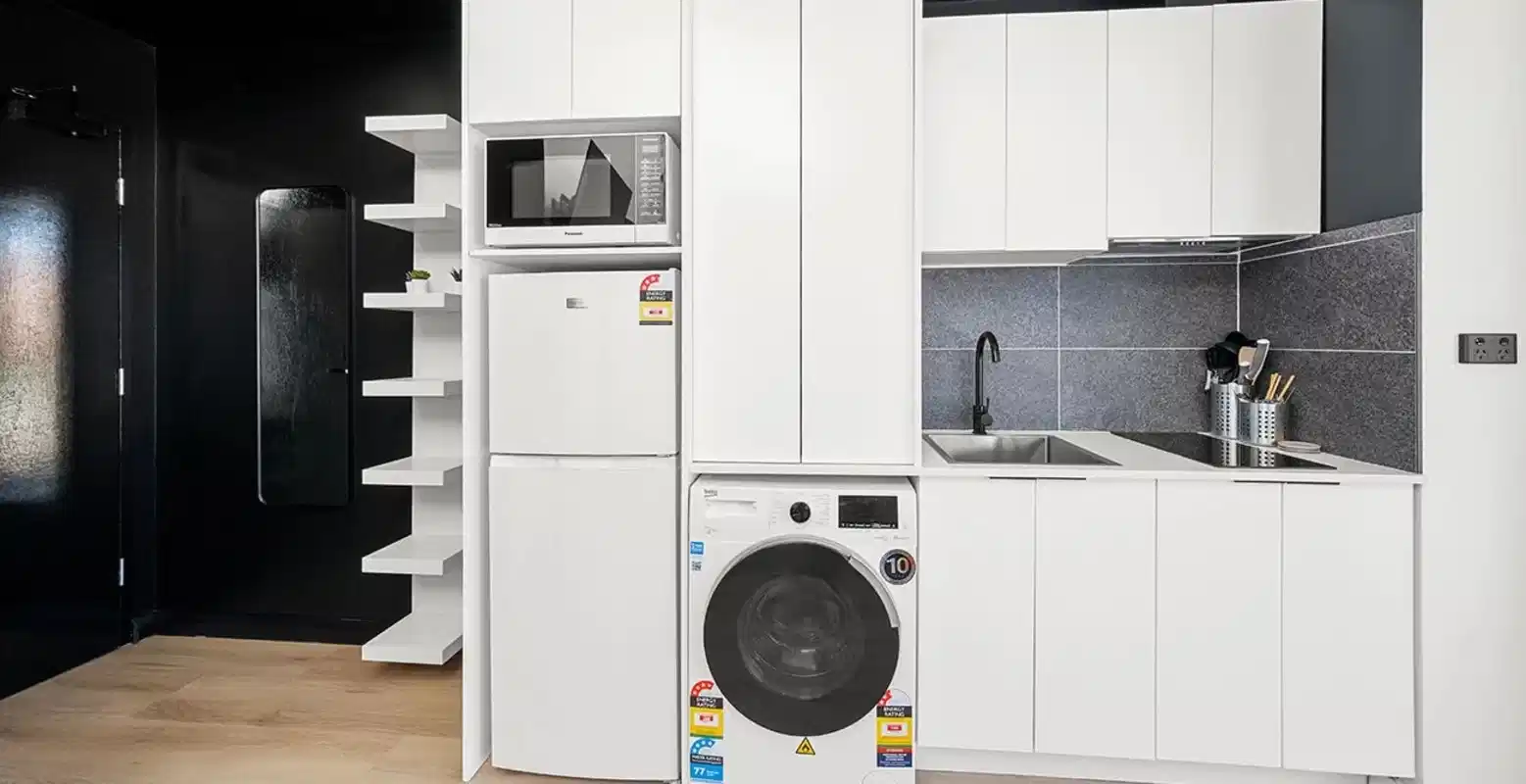 Superior Single Balcony Studio - Kitchen