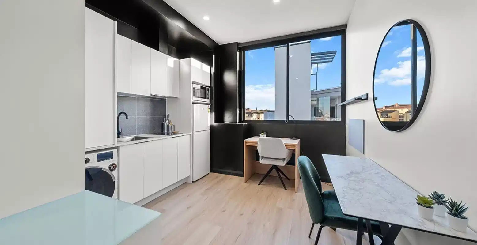 Superior Single Balcony Studio - Kitchen