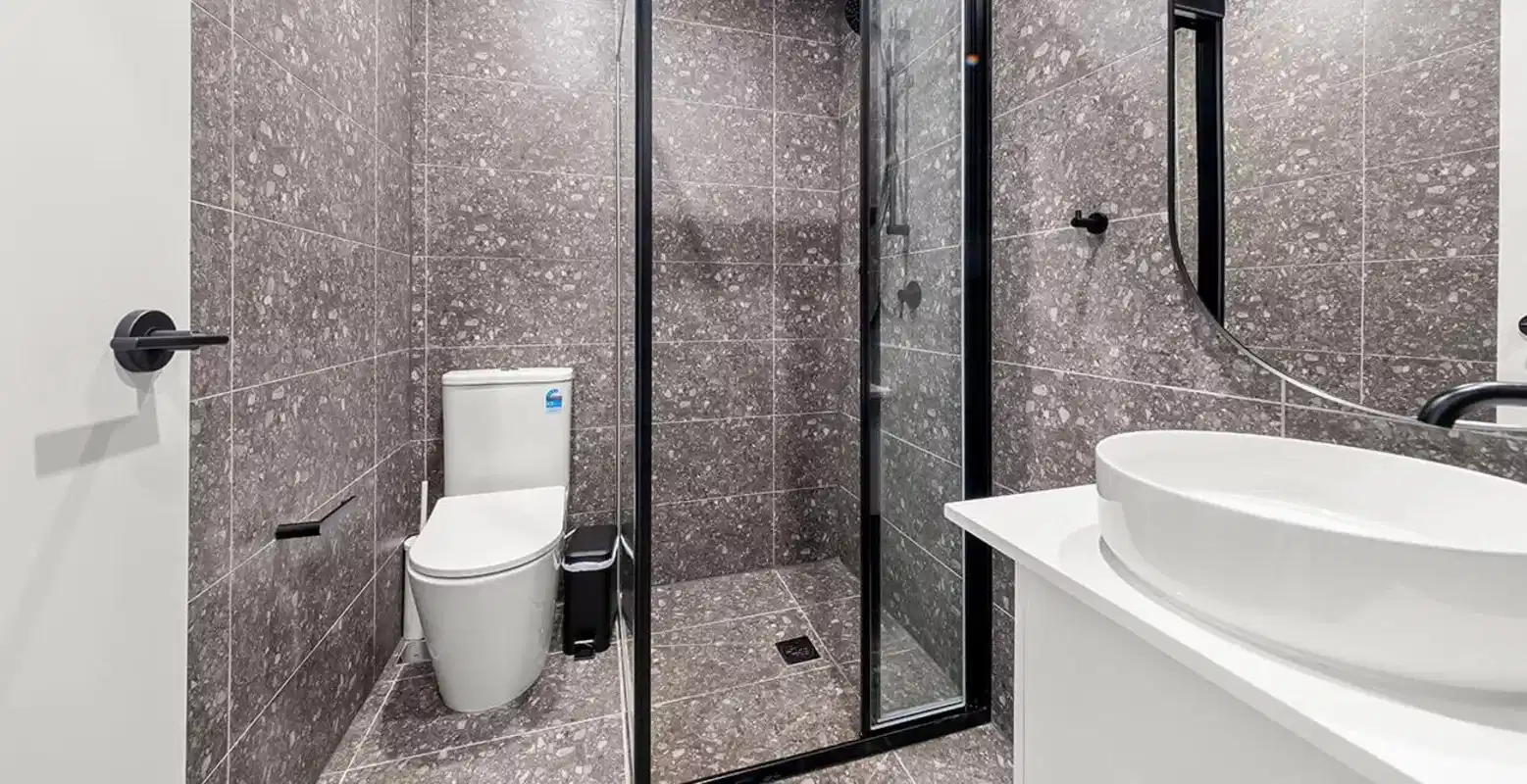 Superior Single Balcony Studio - Bathroom