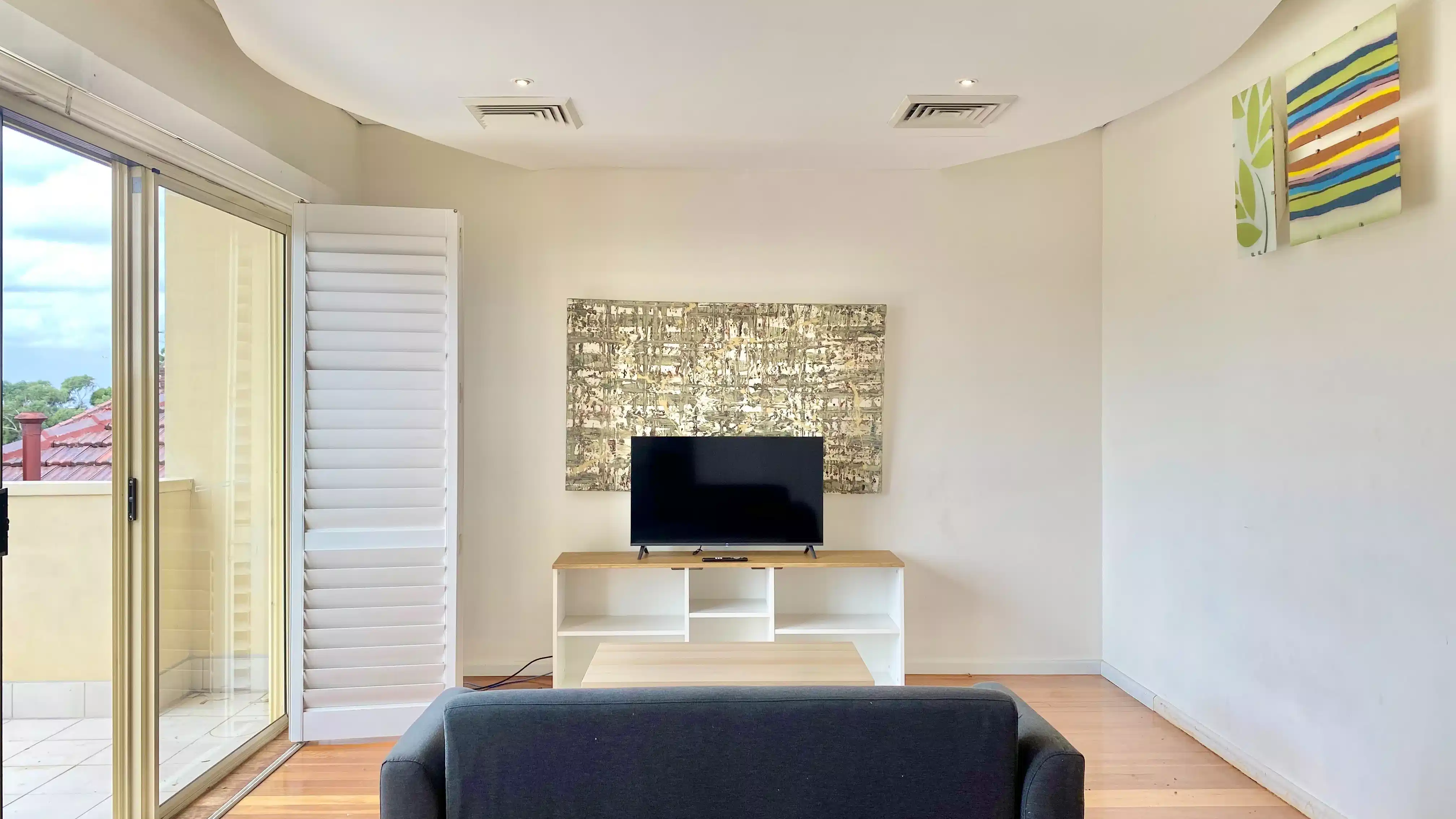 Room 7 - Common Area