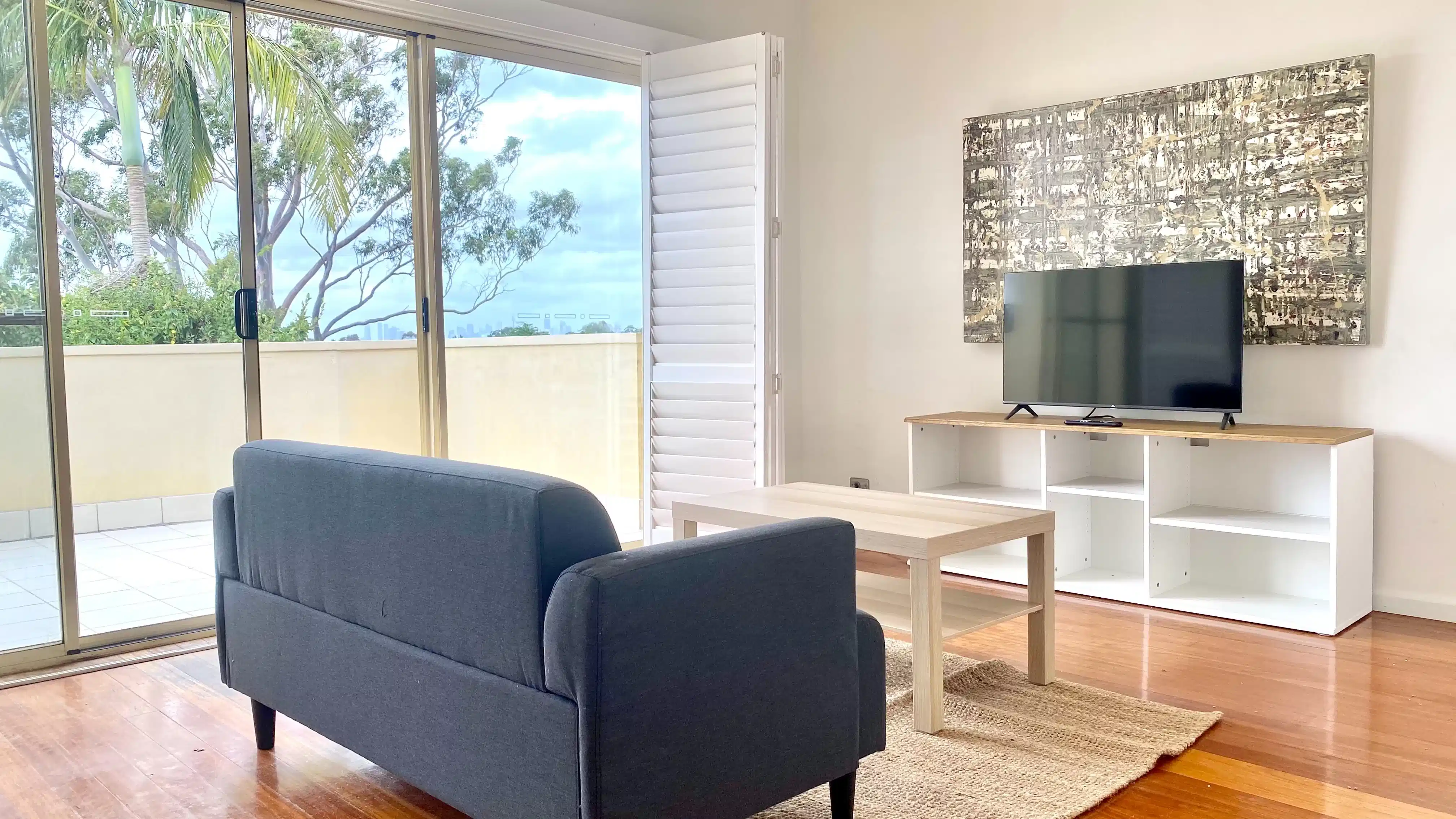 Room 7 - Common Area