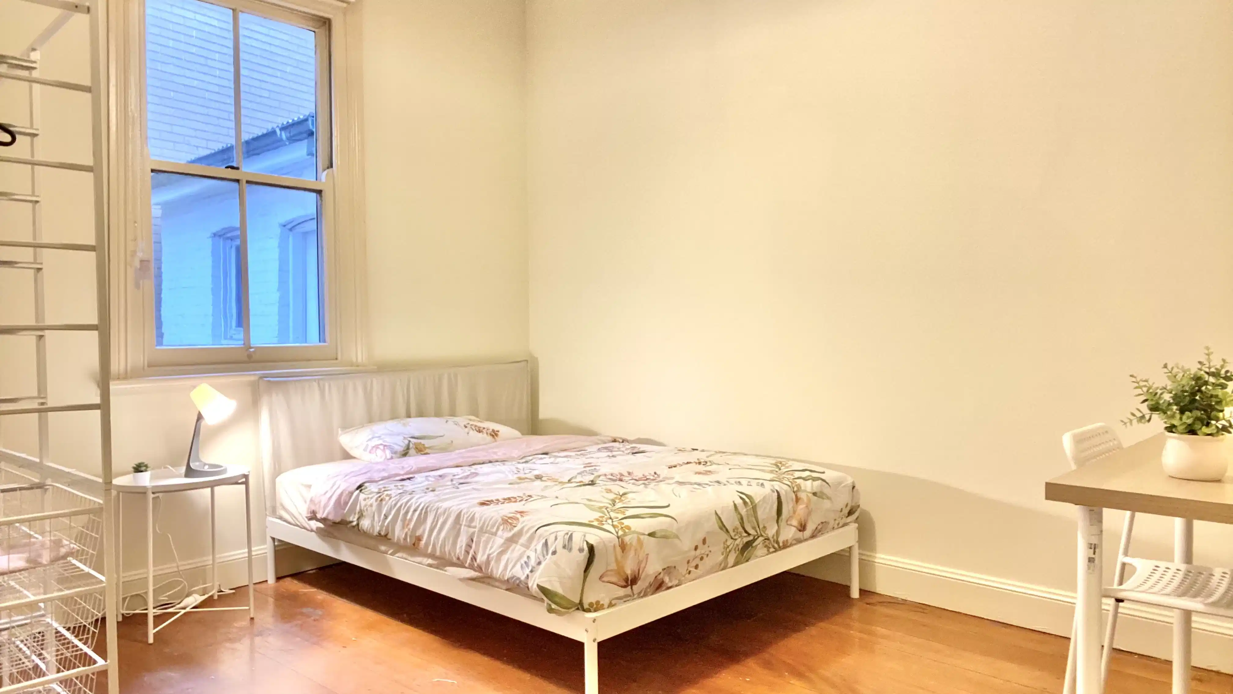 Room 4  - Bedroom