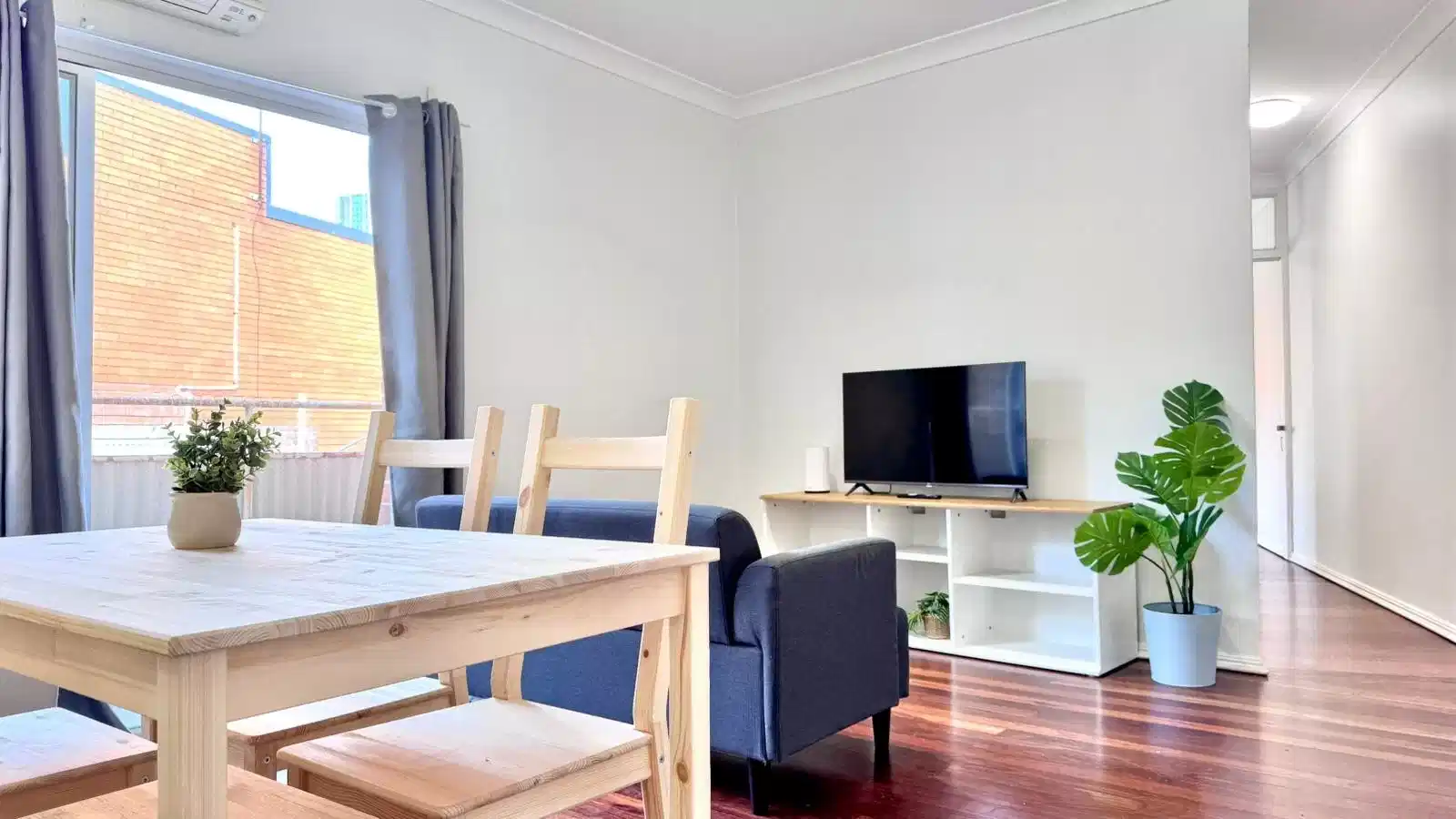 Room 3 - Amenities