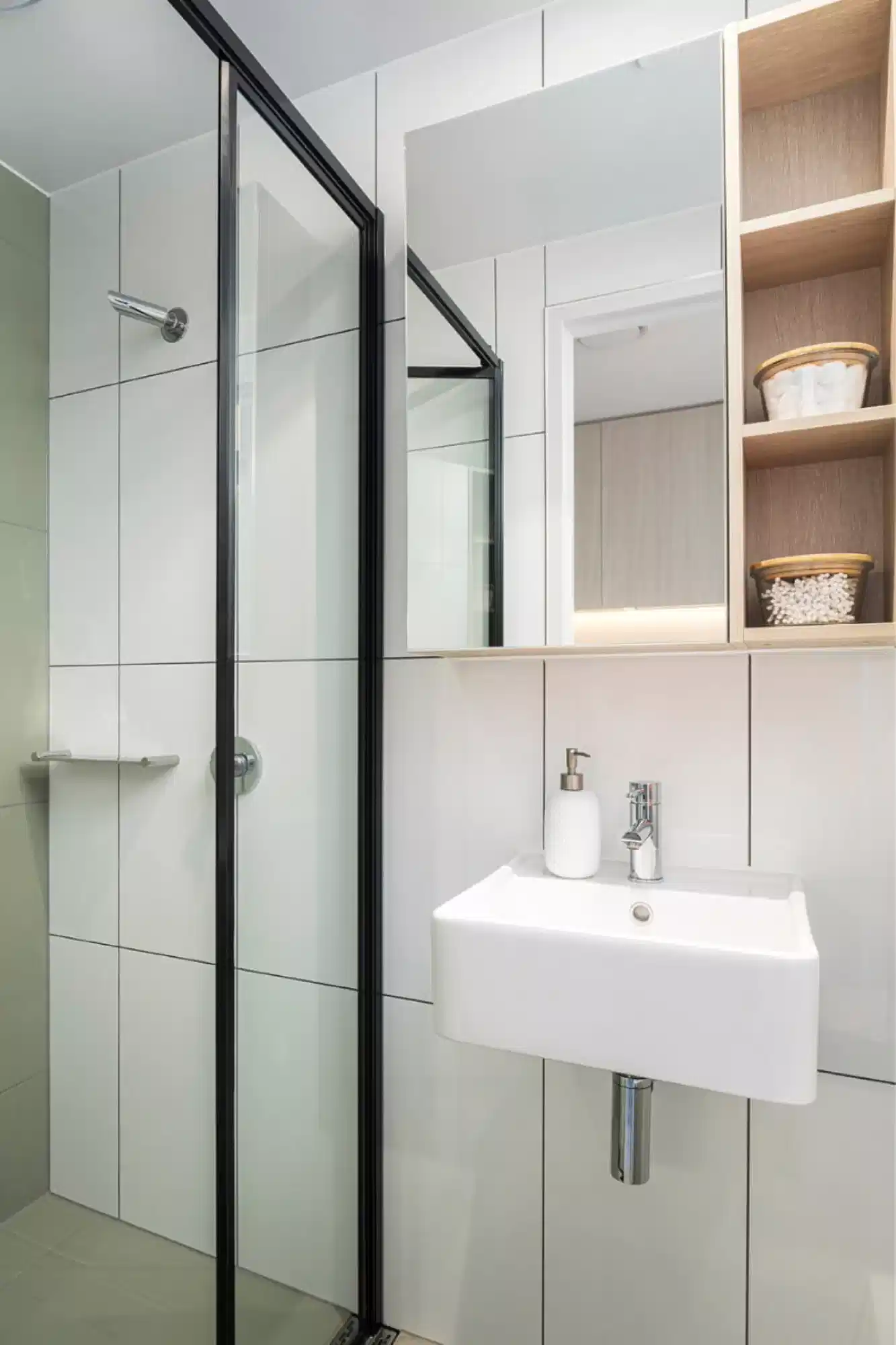 Superior Studio Apartment - Bathroom