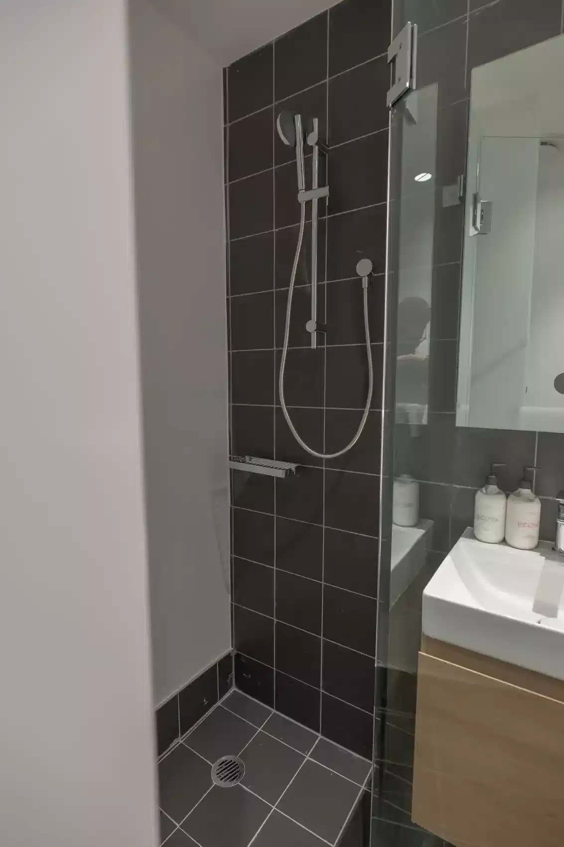 Aspect Studio E - Bathroom