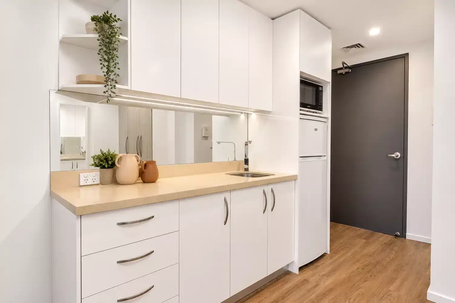 Premium Studio - Kitchen