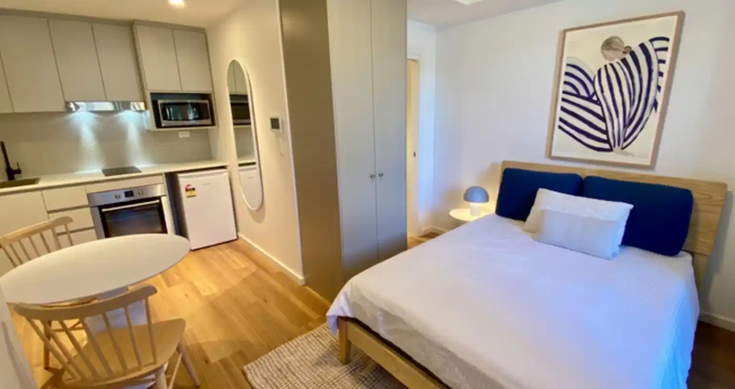 Studio - Bedroom