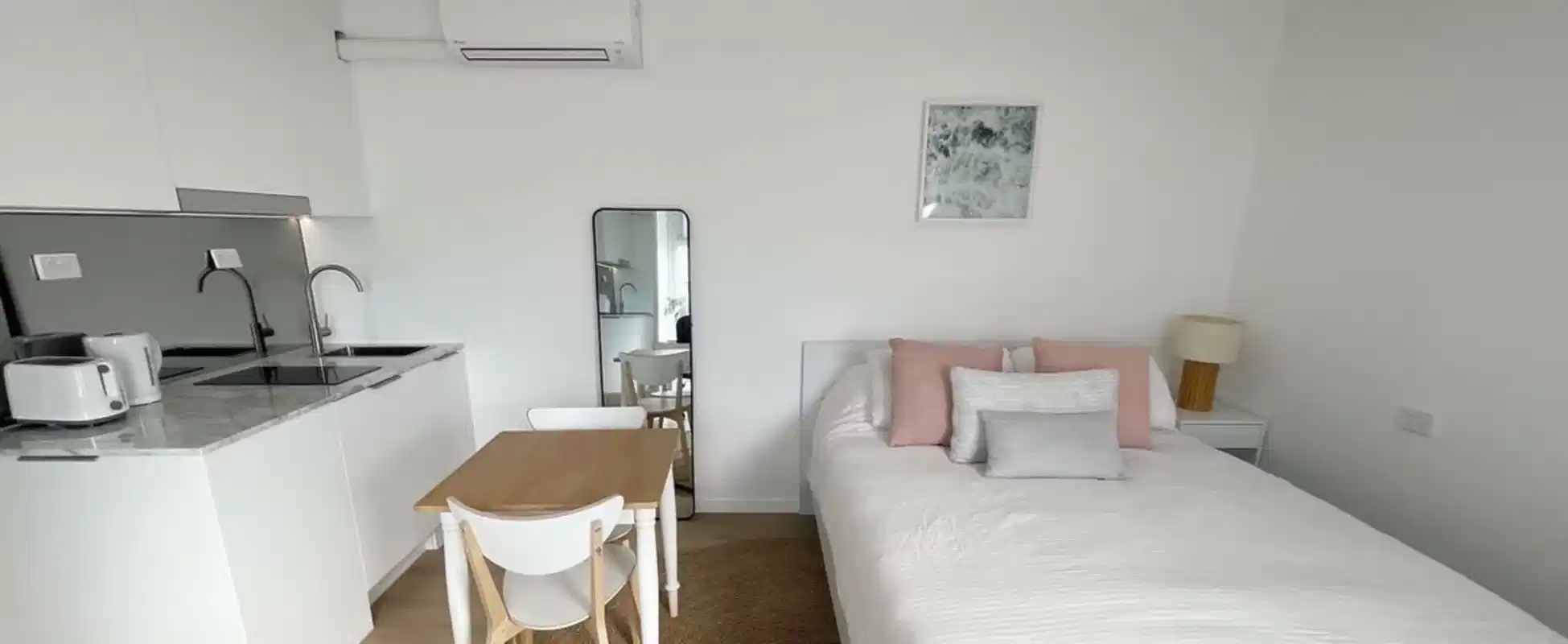 Studio - Bedroom