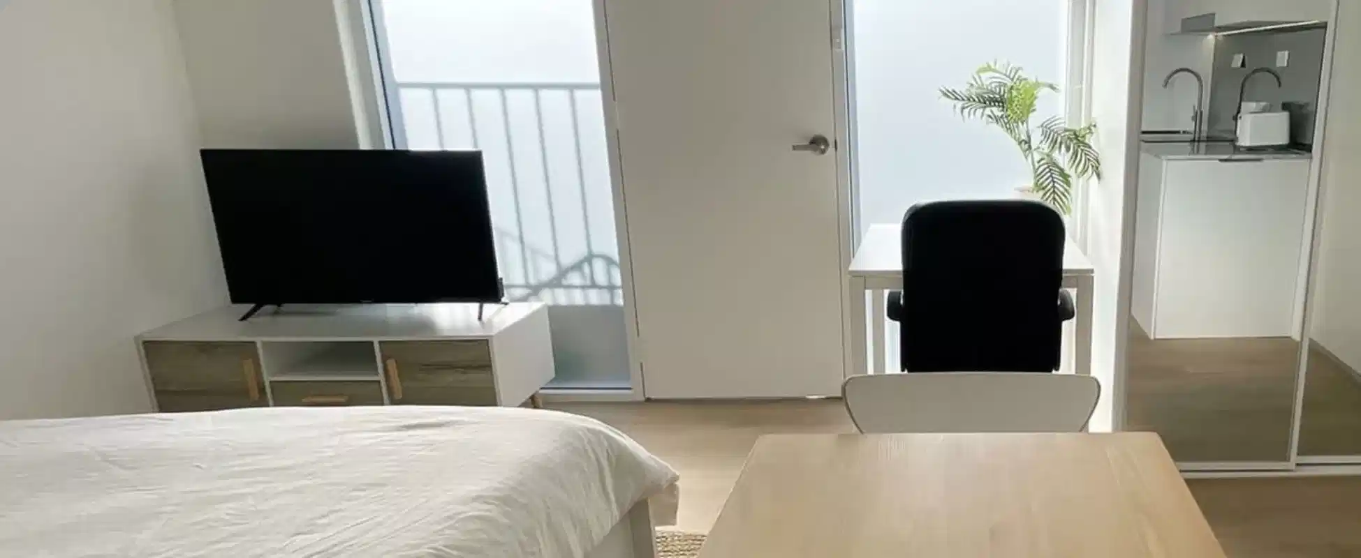 Studio - Amenities