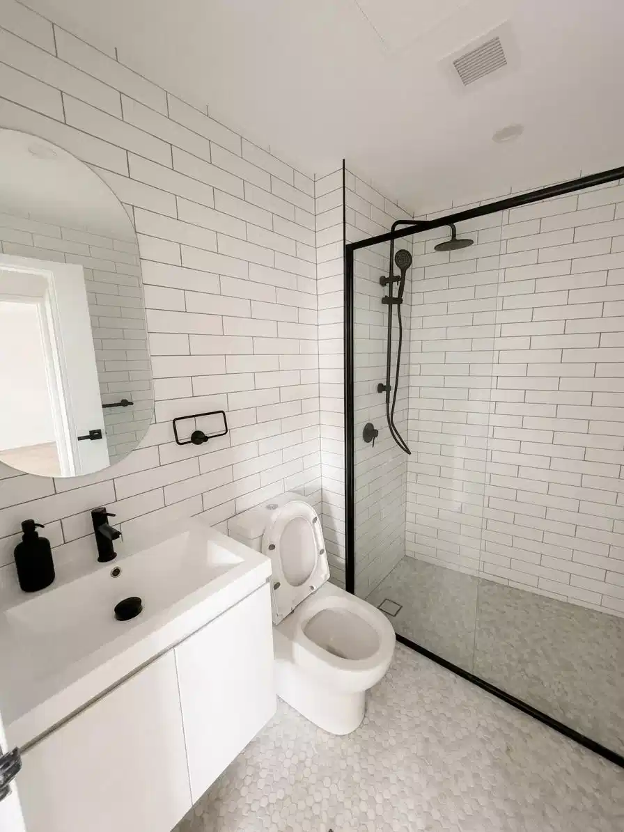 Studio - Bathroom