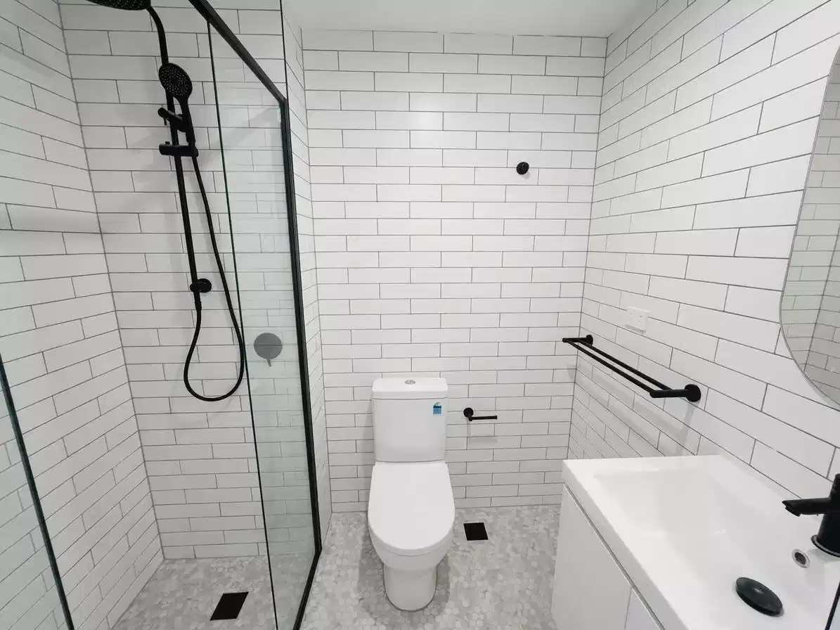 Studio - Bathroom
