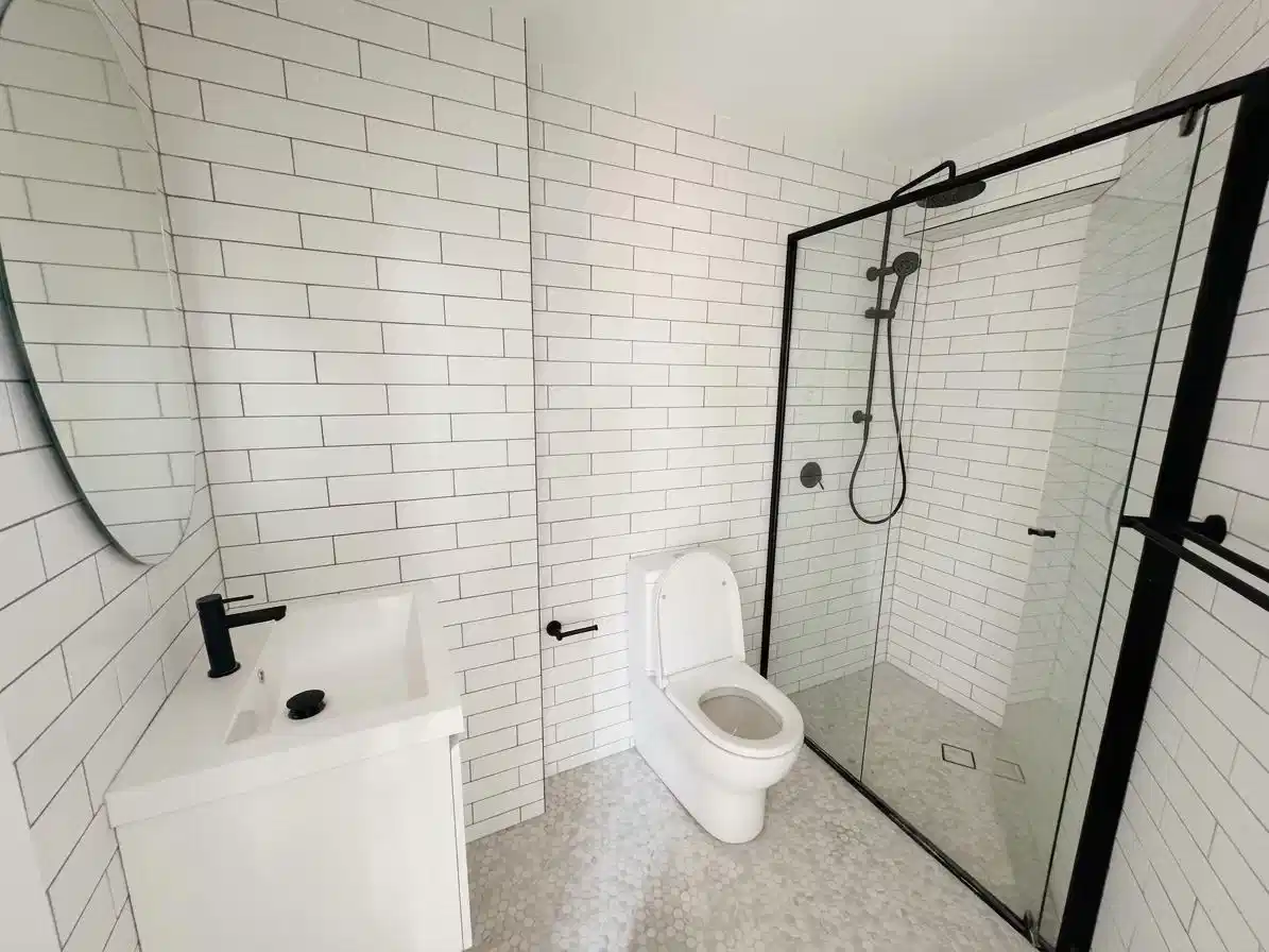 Studio - Bathroom