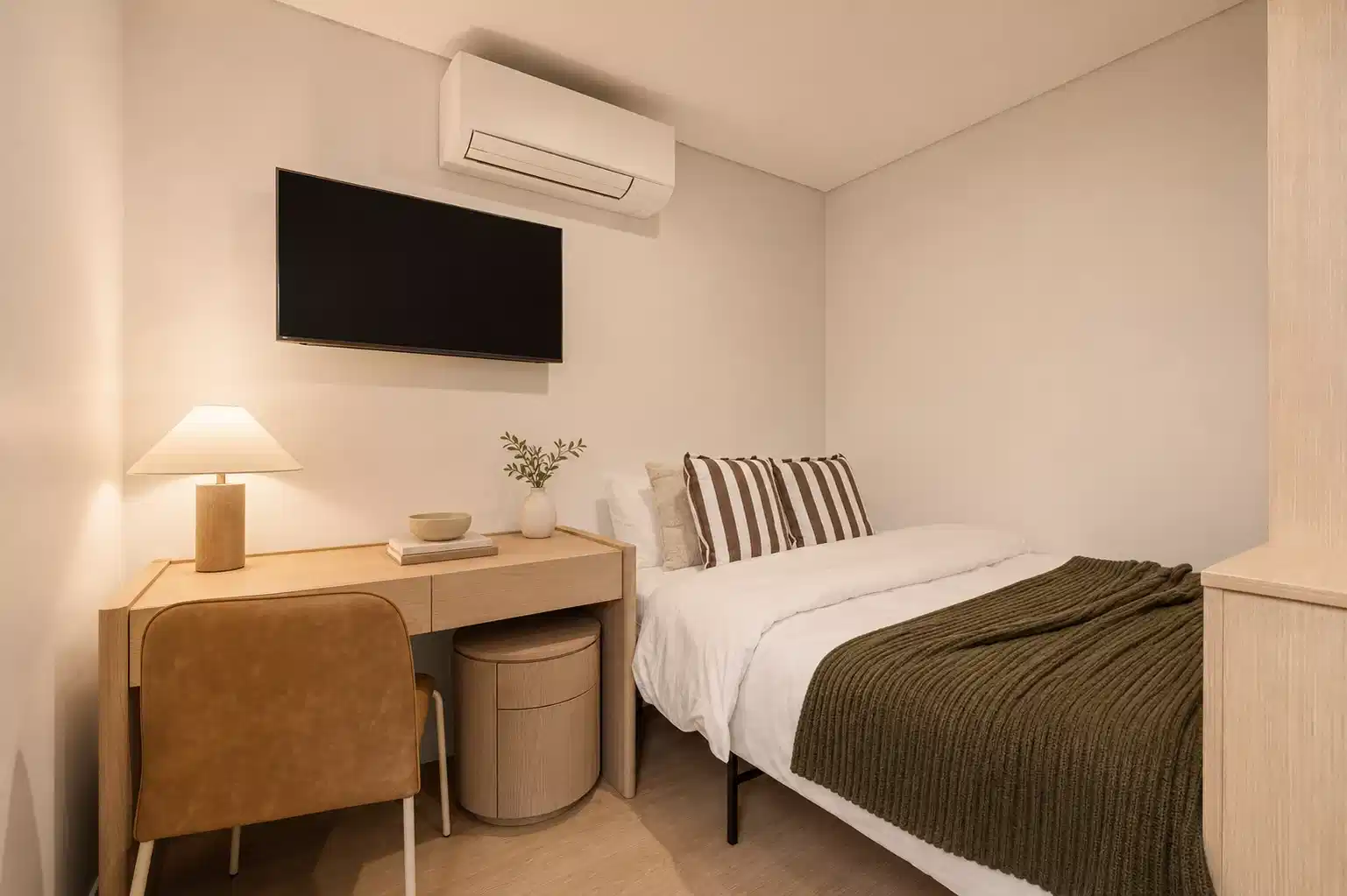 1 Bed 1 Bath | Square Balcony - Bedroom