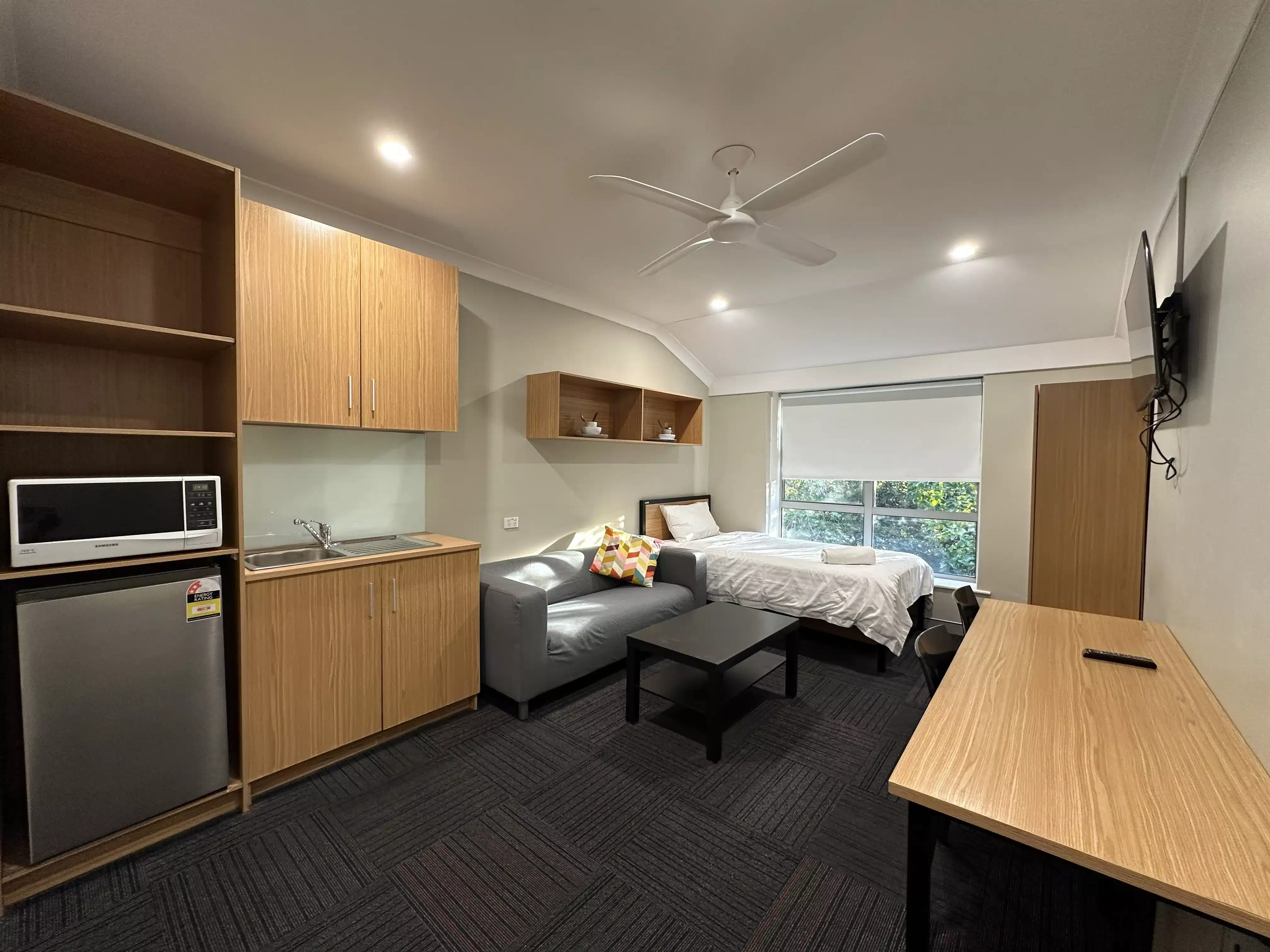 Single Dream - Bedroom