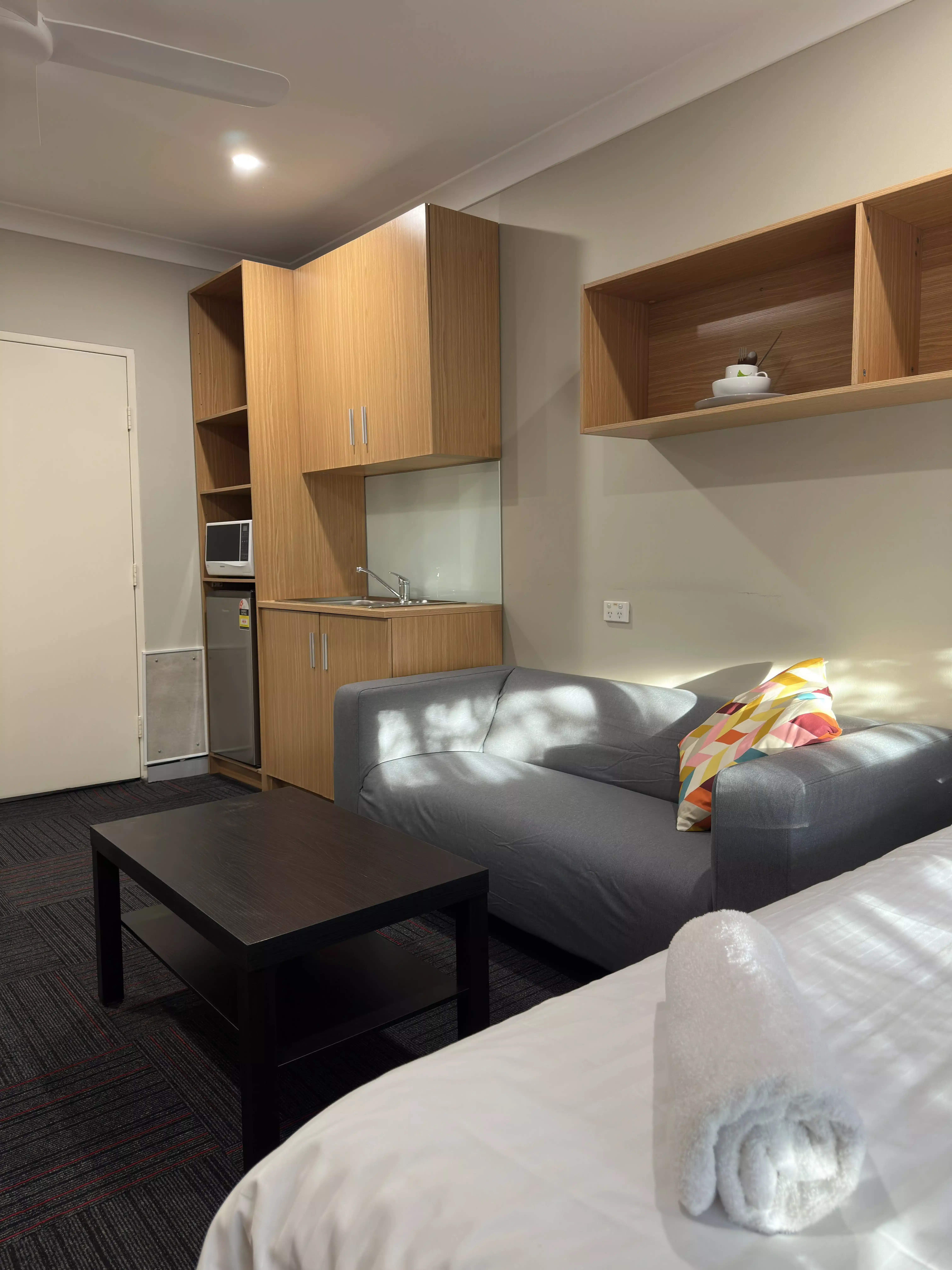 Single Dream - Bedroom